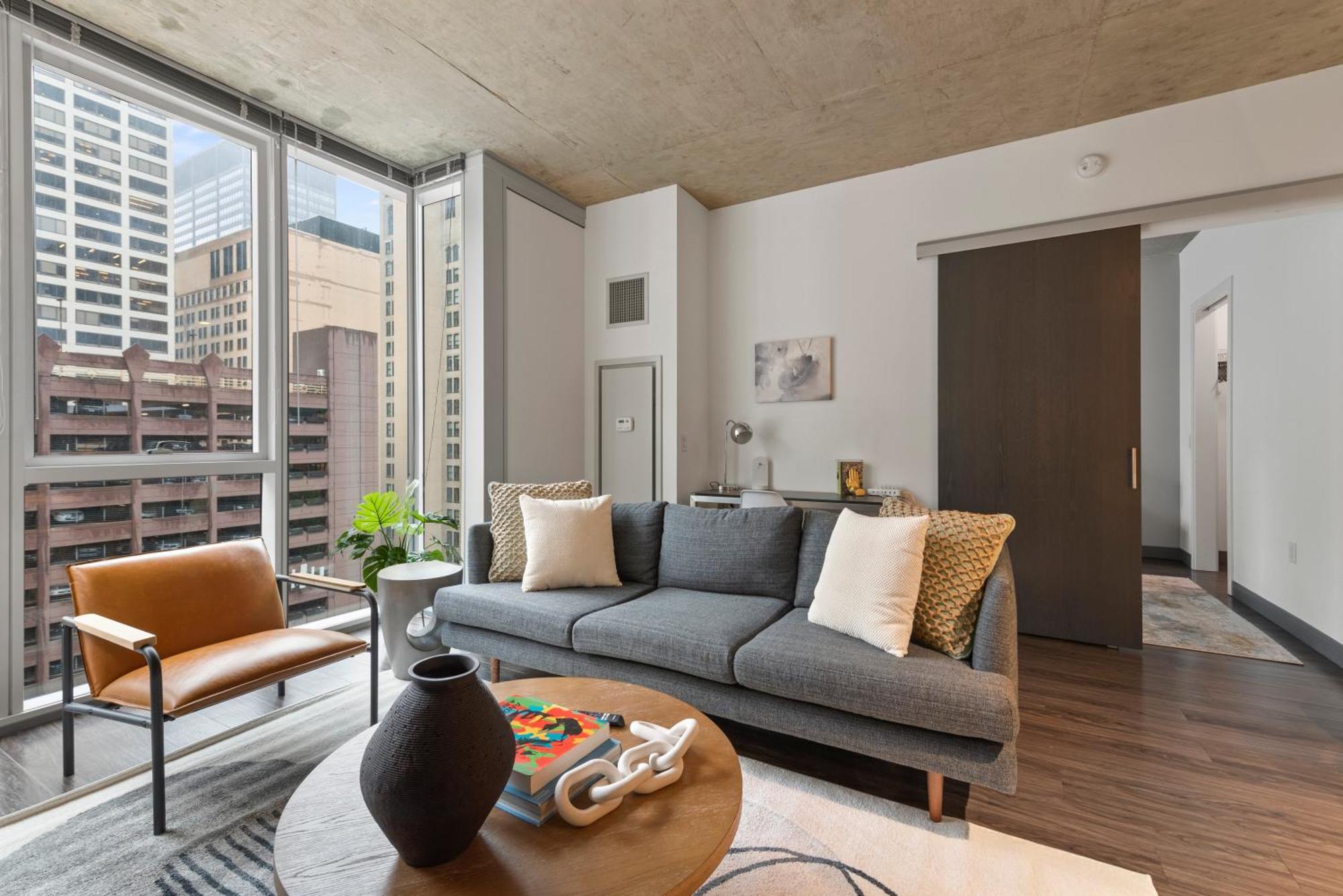 Apartment Linea Luxury Living With Indoor Pool And Rooftop Views In The Loop