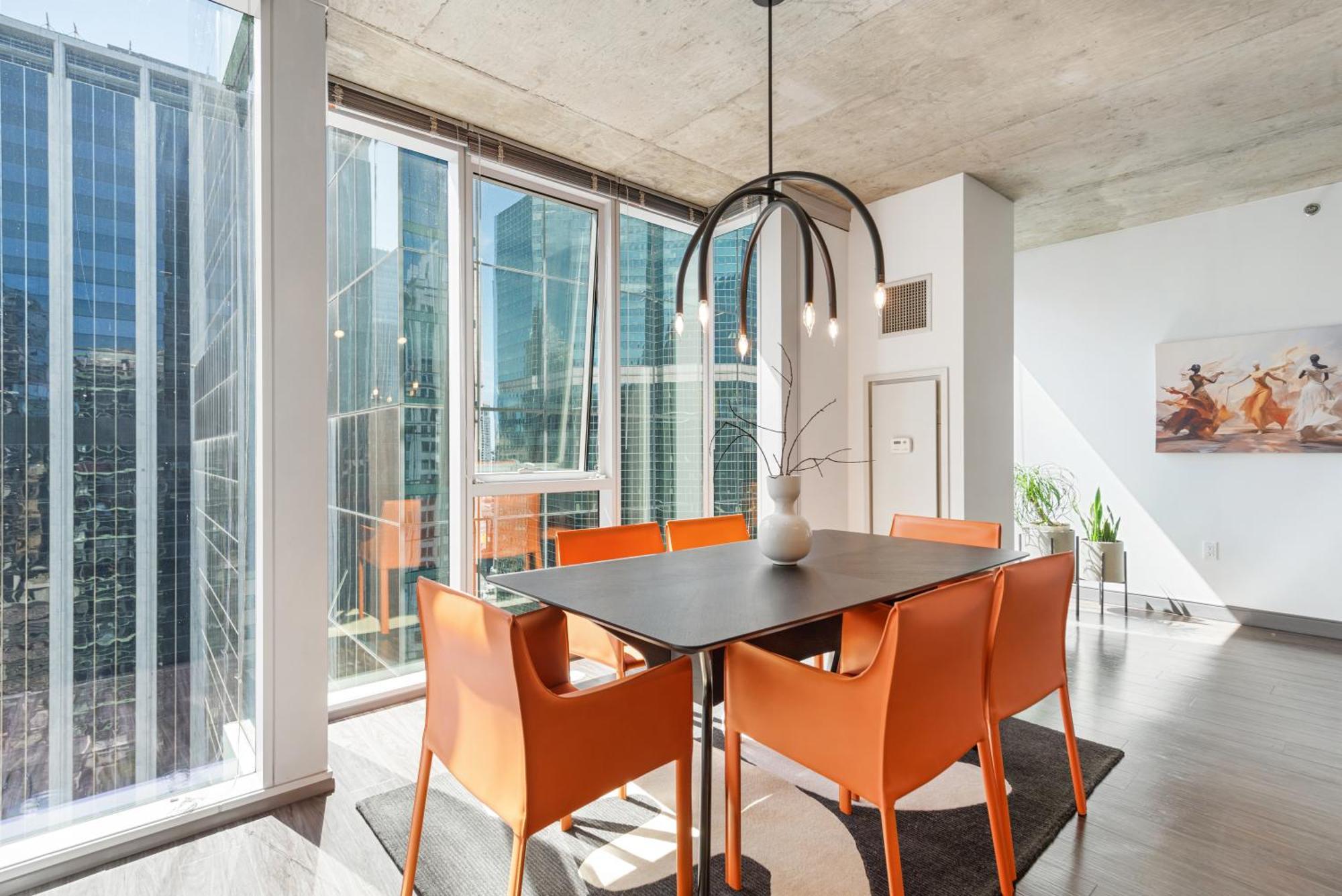 Linea Luxury Living With Indoor Pool And Rooftop Views In The Loop Chicago
