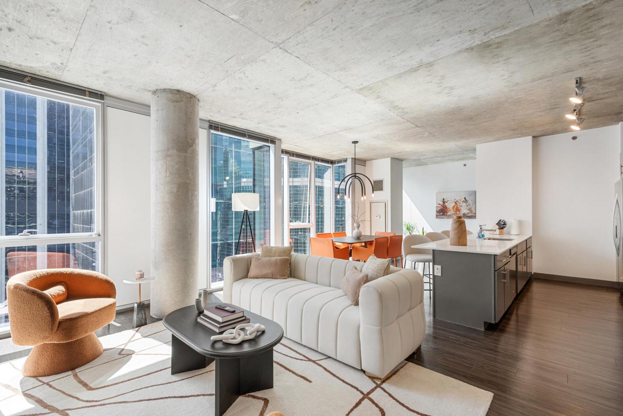 Linea Luxury Living With Indoor Pool And Rooftop Views In The Loop Apartment *