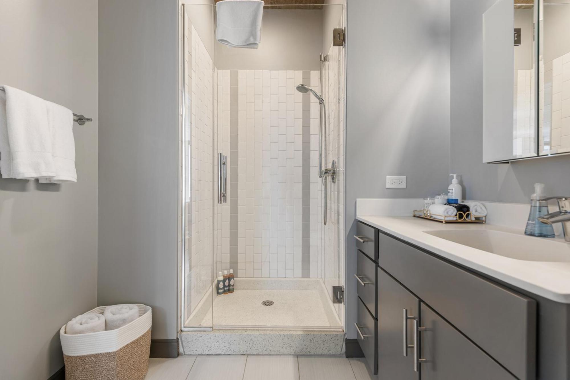 Apartment Linea Luxury Living With Indoor Pool And Rooftop Views In The Loop Chicago