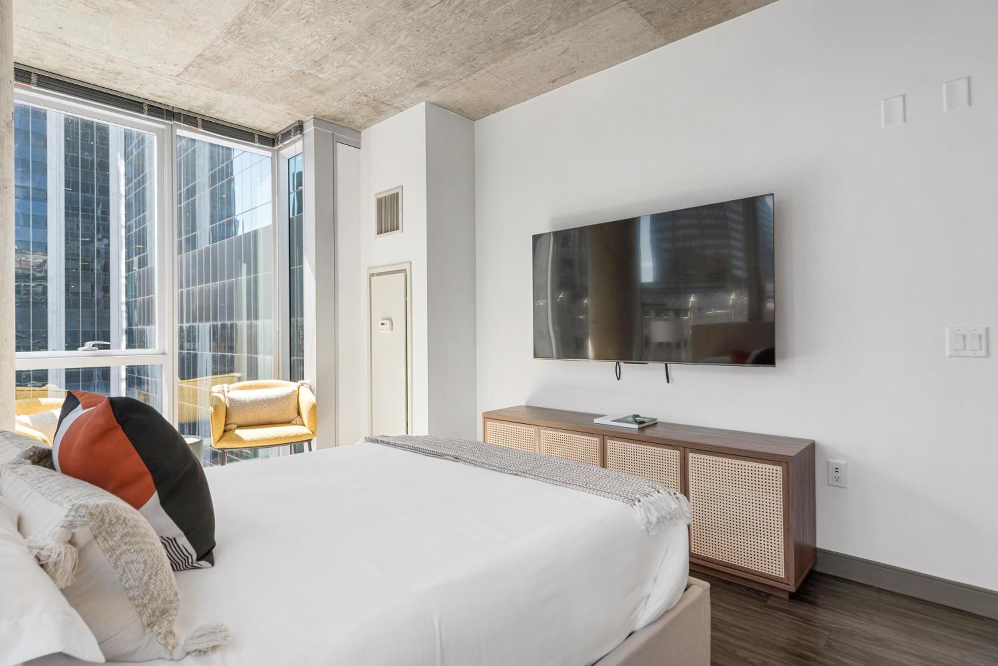 Linea Luxury Living With Indoor Pool And Rooftop Views In The Loop *
