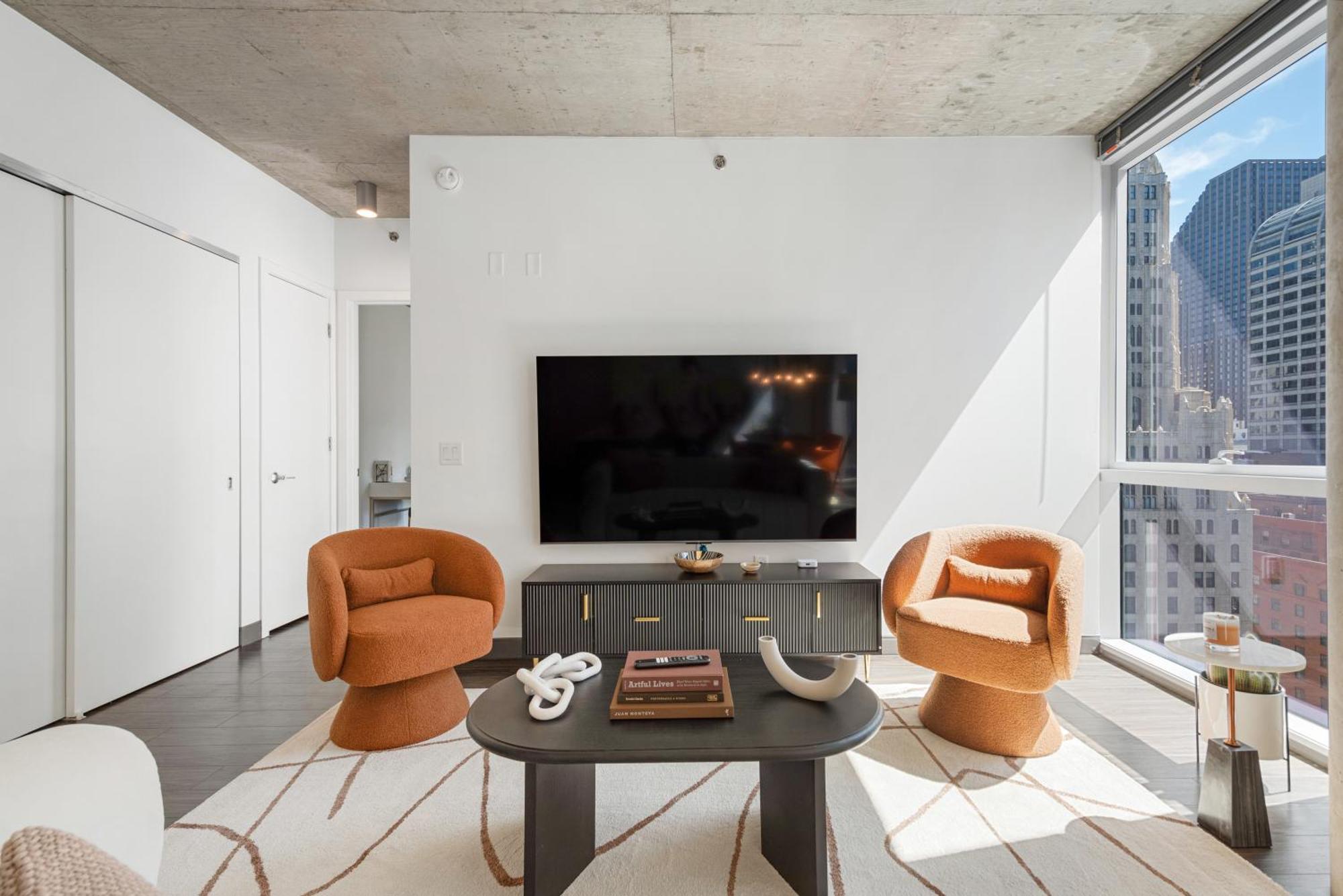 Linea Luxury Living With Indoor Pool And Rooftop Views In The Loop Chicago