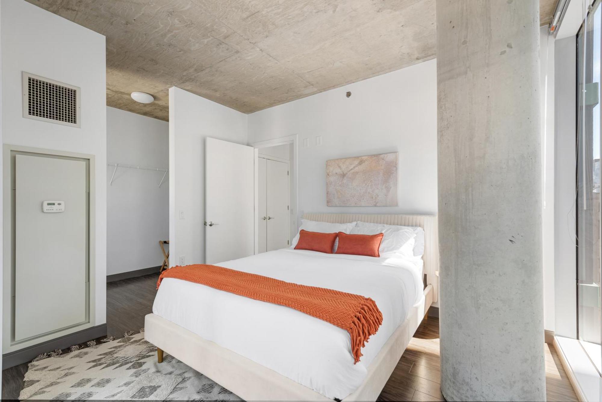 Apartment Linea Luxury Living With Indoor Pool And Rooftop Views In The Loop