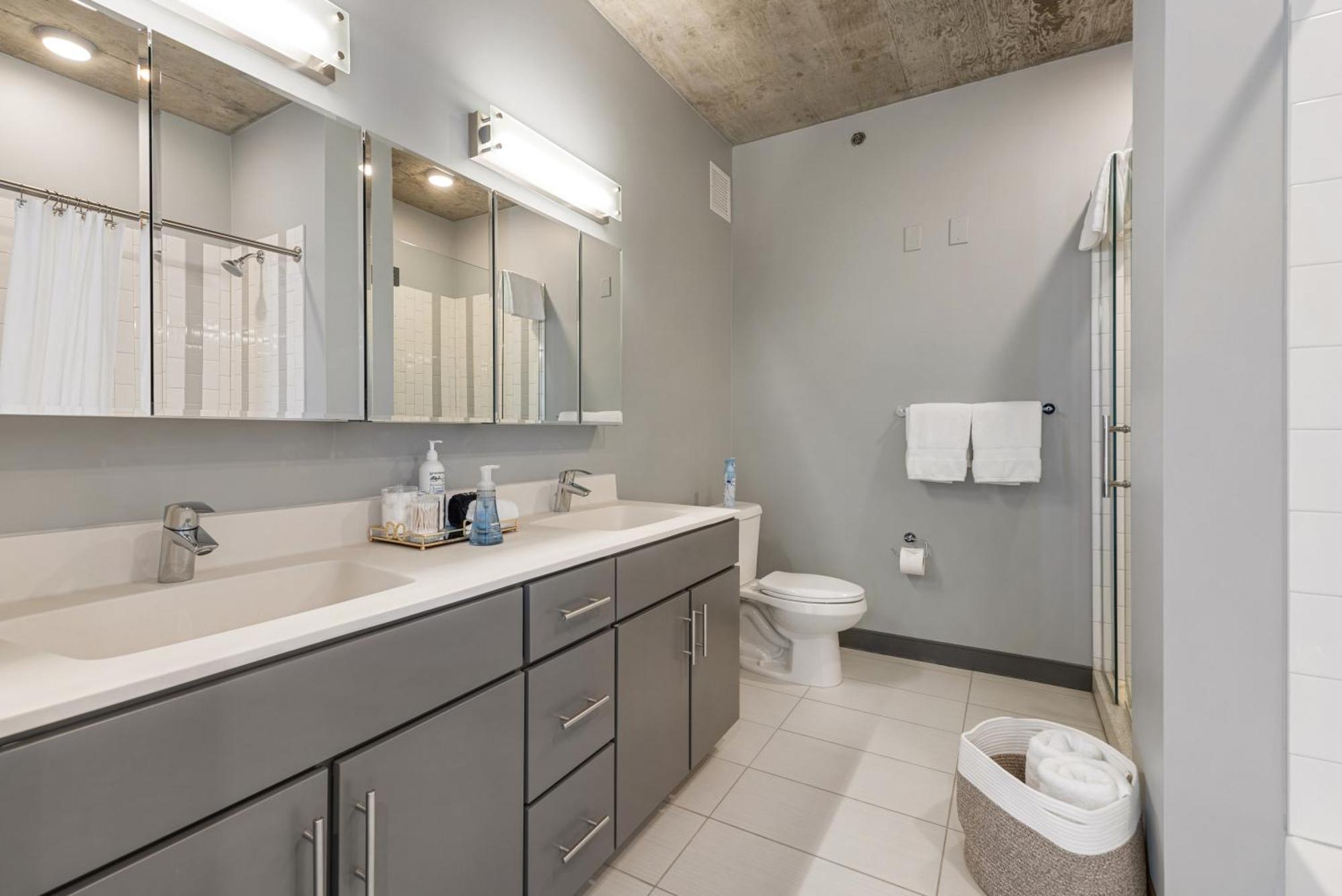 Linea Luxury Living With Indoor Pool And Rooftop Views In The Loop