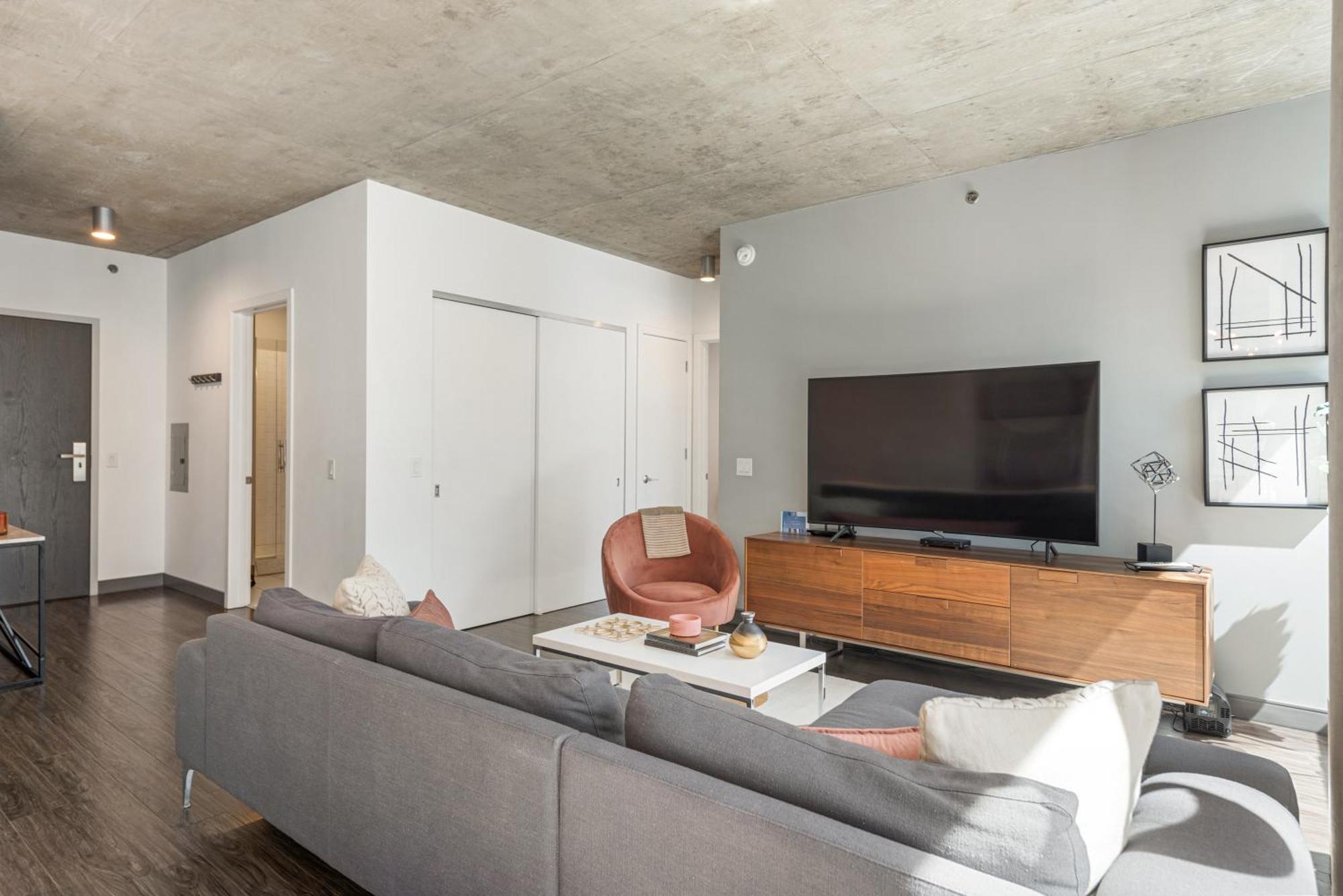 Linea Luxury Living With Indoor Pool And Rooftop Views In The Loop *