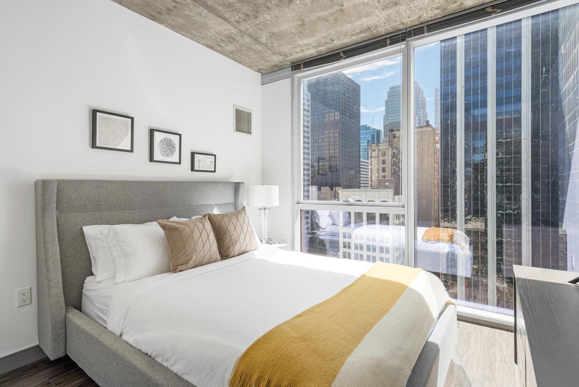 Linea Luxury Living With Indoor Pool And Rooftop Views In The Loop Chicago