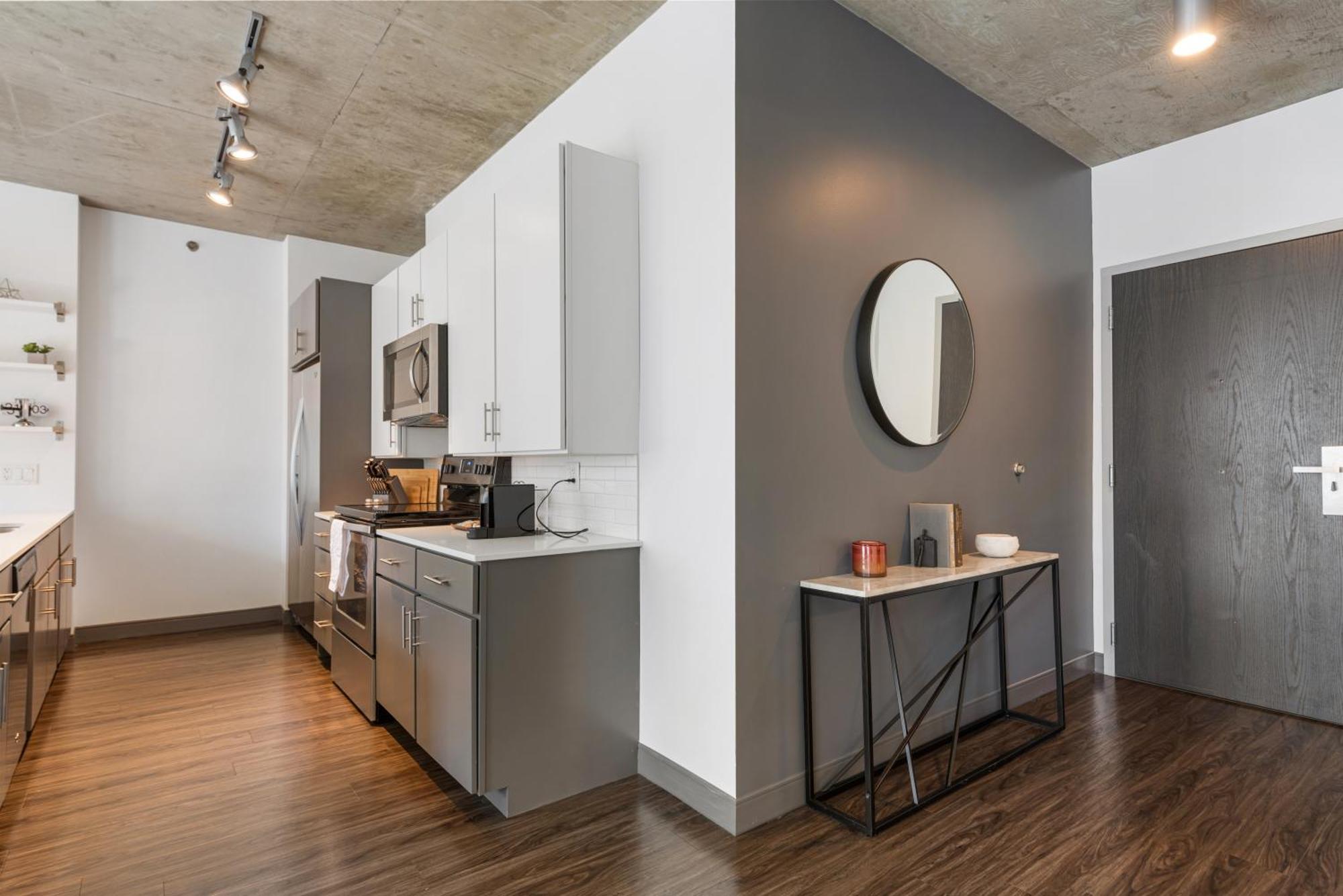 Apartment Linea Luxury Living With Indoor Pool And Rooftop Views In The Loop