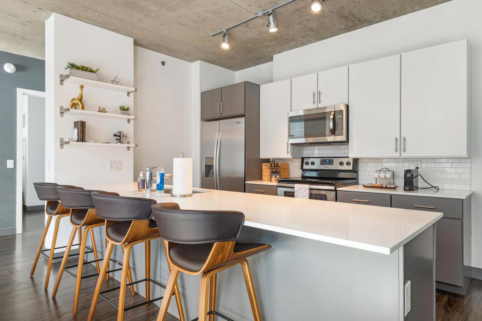 Linea Luxury Living With Indoor Pool And Rooftop Views In The Loop Chicago