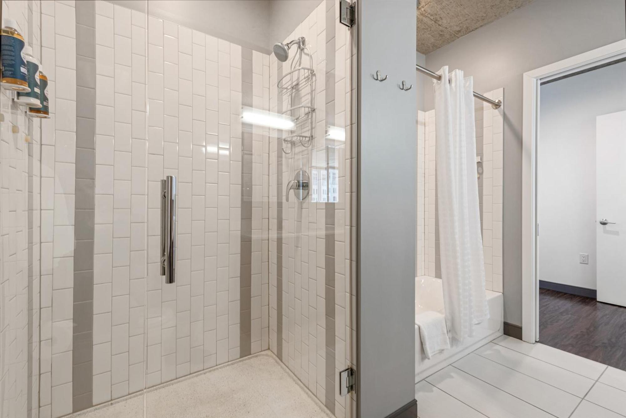 Apartment Linea Luxury Living With Indoor Pool And Rooftop Views In The Loop