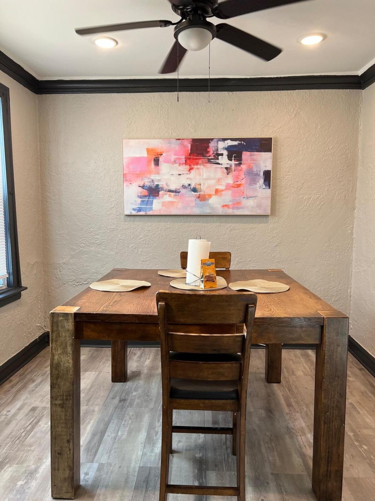 Midway Hideaway -cozy 1br- Parking * Chicago