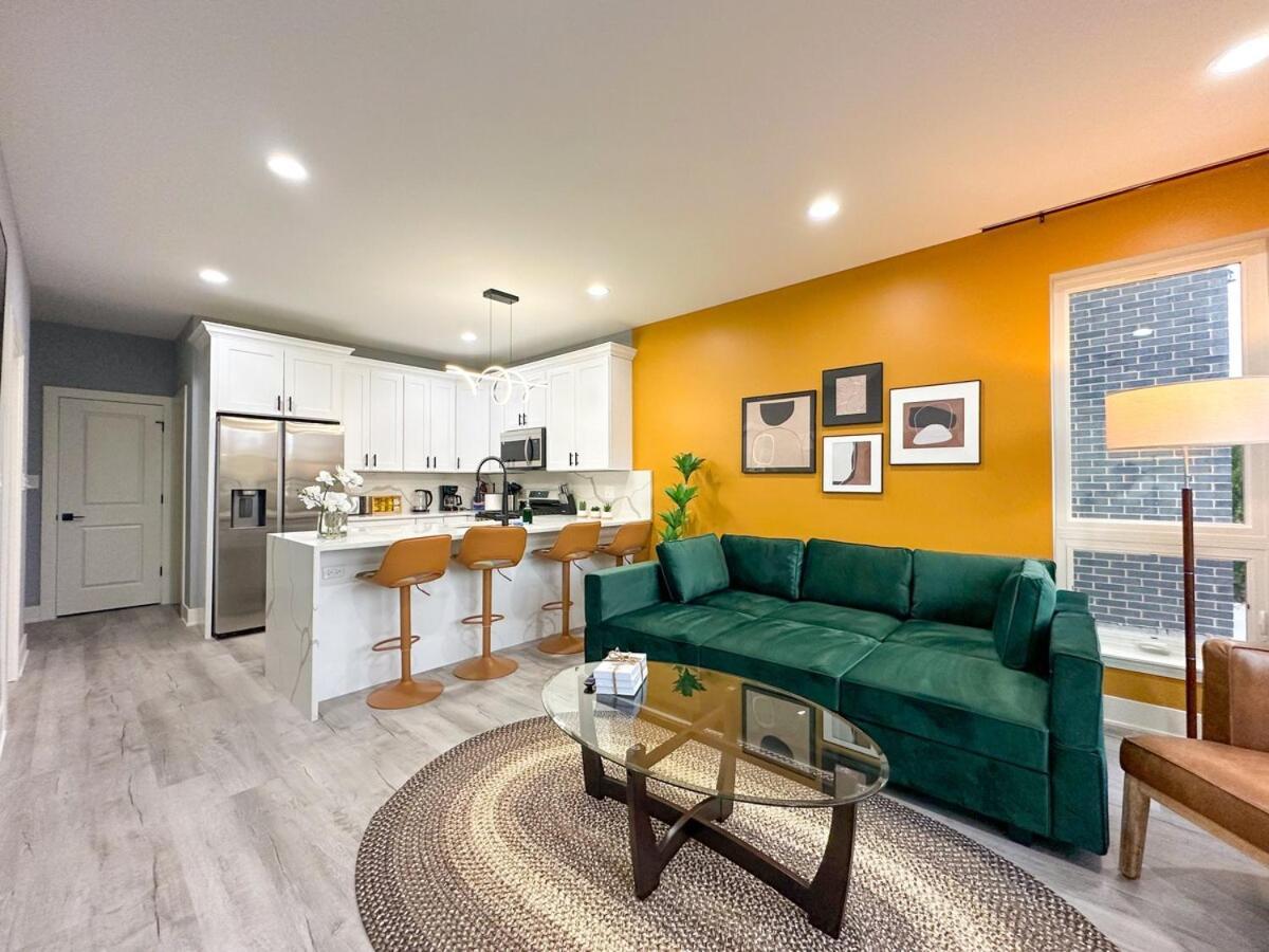 Spacious 3Br Family Oasis Sleeps 8 With Free Parking Near Medical District, Douglas Park And University Of Illinois Chicago Apartment
