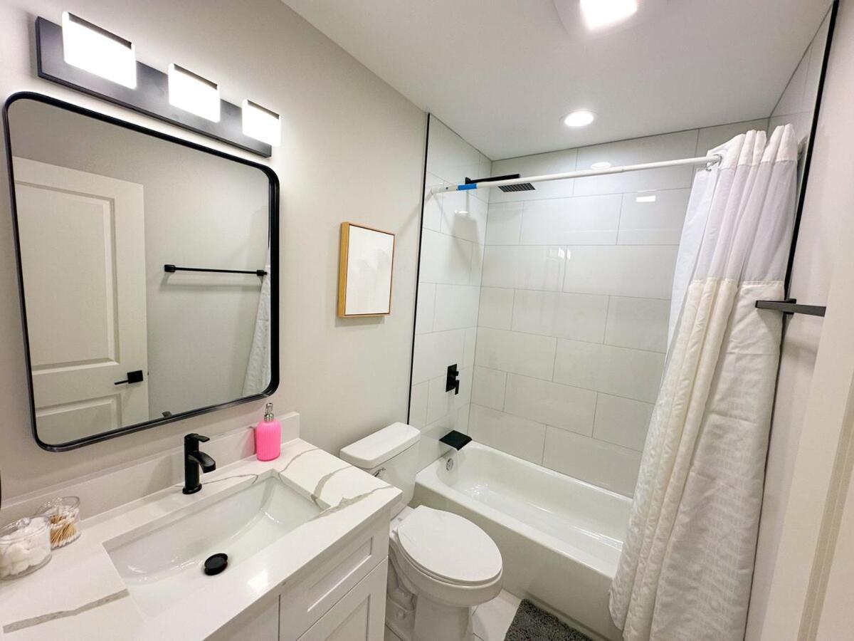 Spacious 3Br Family Oasis Sleeps 8 With Free Parking Near Medical District, Douglas Park And University Of Illinois Chicago * Chicago