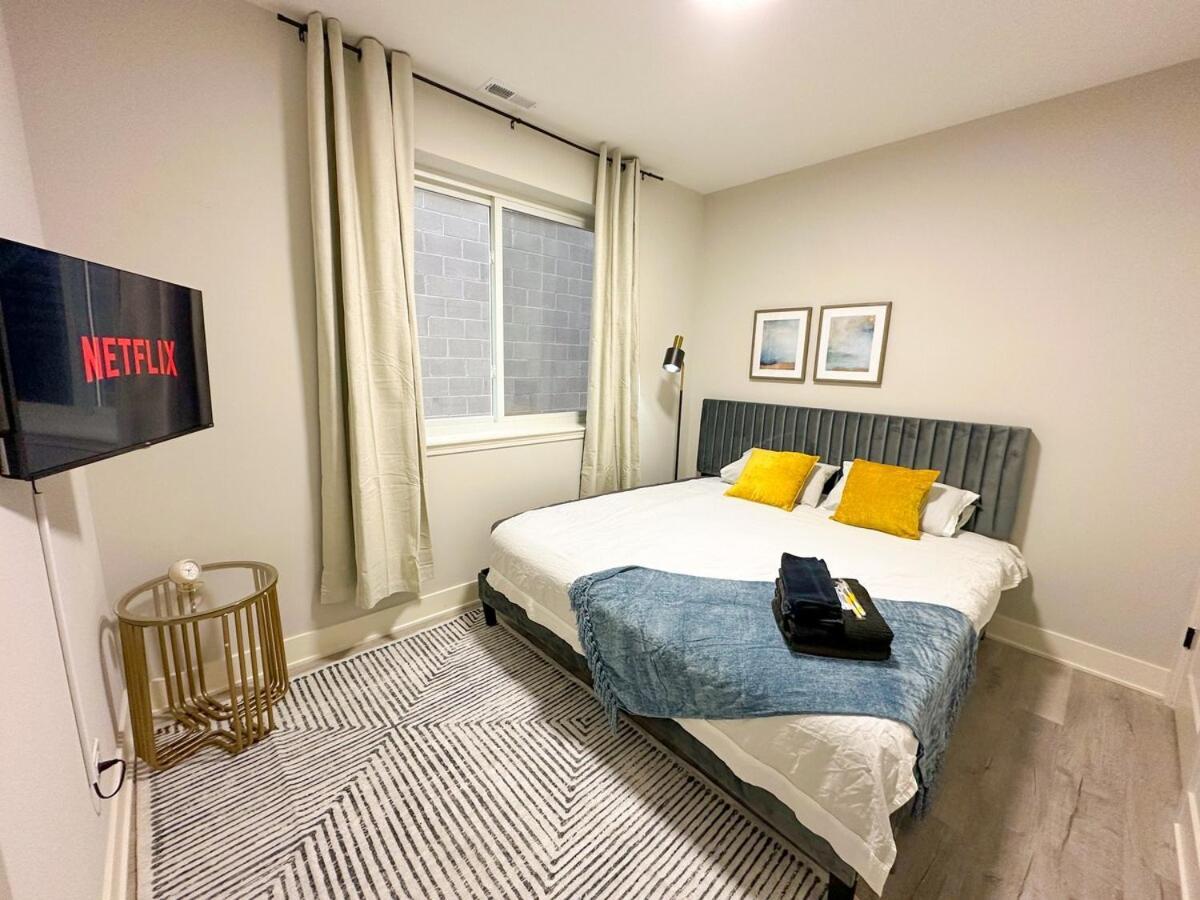 Spacious 3Br Family Oasis Sleeps 8 With Free Parking Near Medical District, Douglas Park And University Of Illinois Chicago Apartment