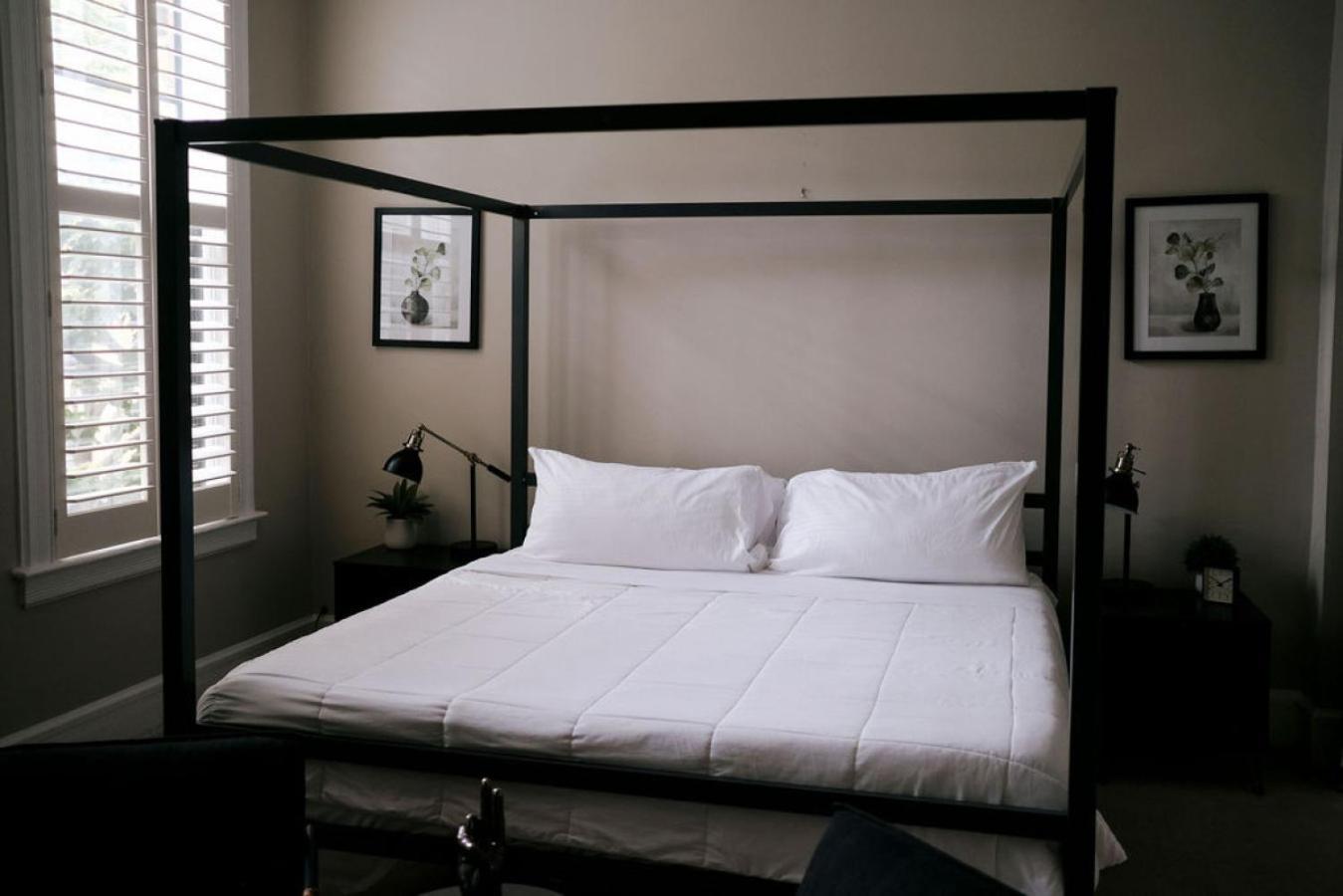 Holiday home 1 Rated 4br Lincoln Park House - King Bed Chicago