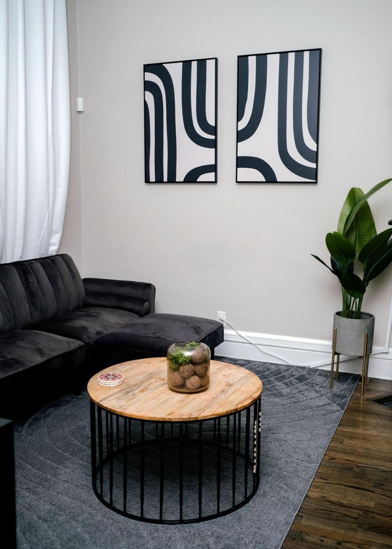 1 Rated 4br Lincoln Park House - King Bed