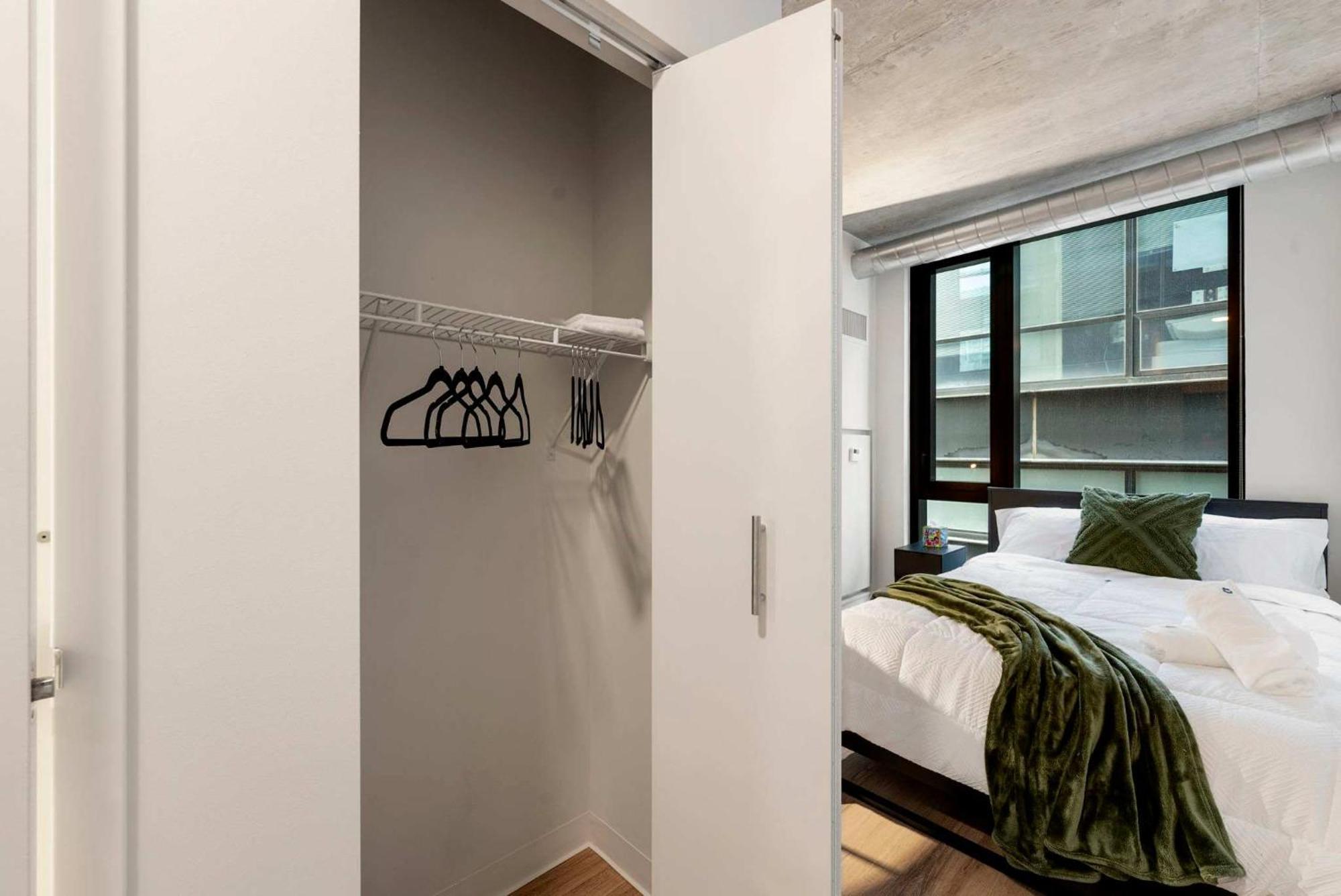 Lux 3 Bed 3 Bath High Rise With Gym & Amenities Chicago