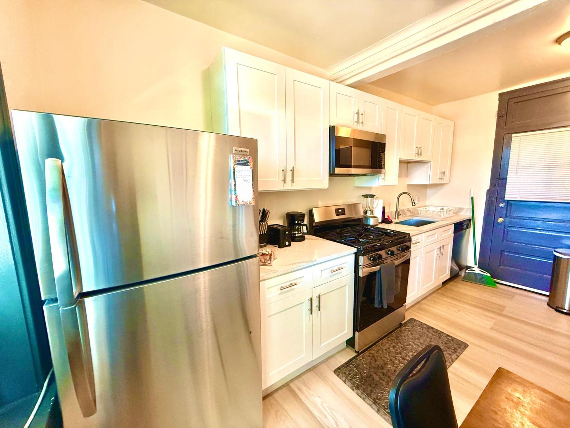 Midway Hideaway -cozy 1br- Parking Chicago