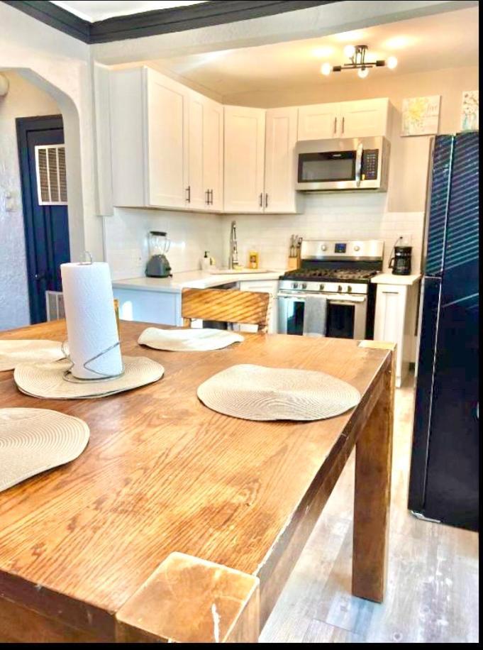 Apartment Quiet 1br, Eat-in Kitchen, Close To Midway