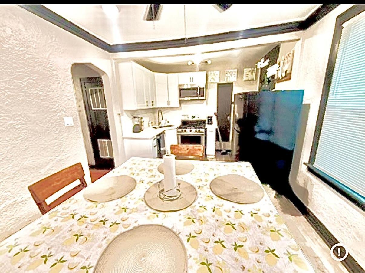 Apartment Quiet 1br, Eat-in Kitchen, Close To Midway