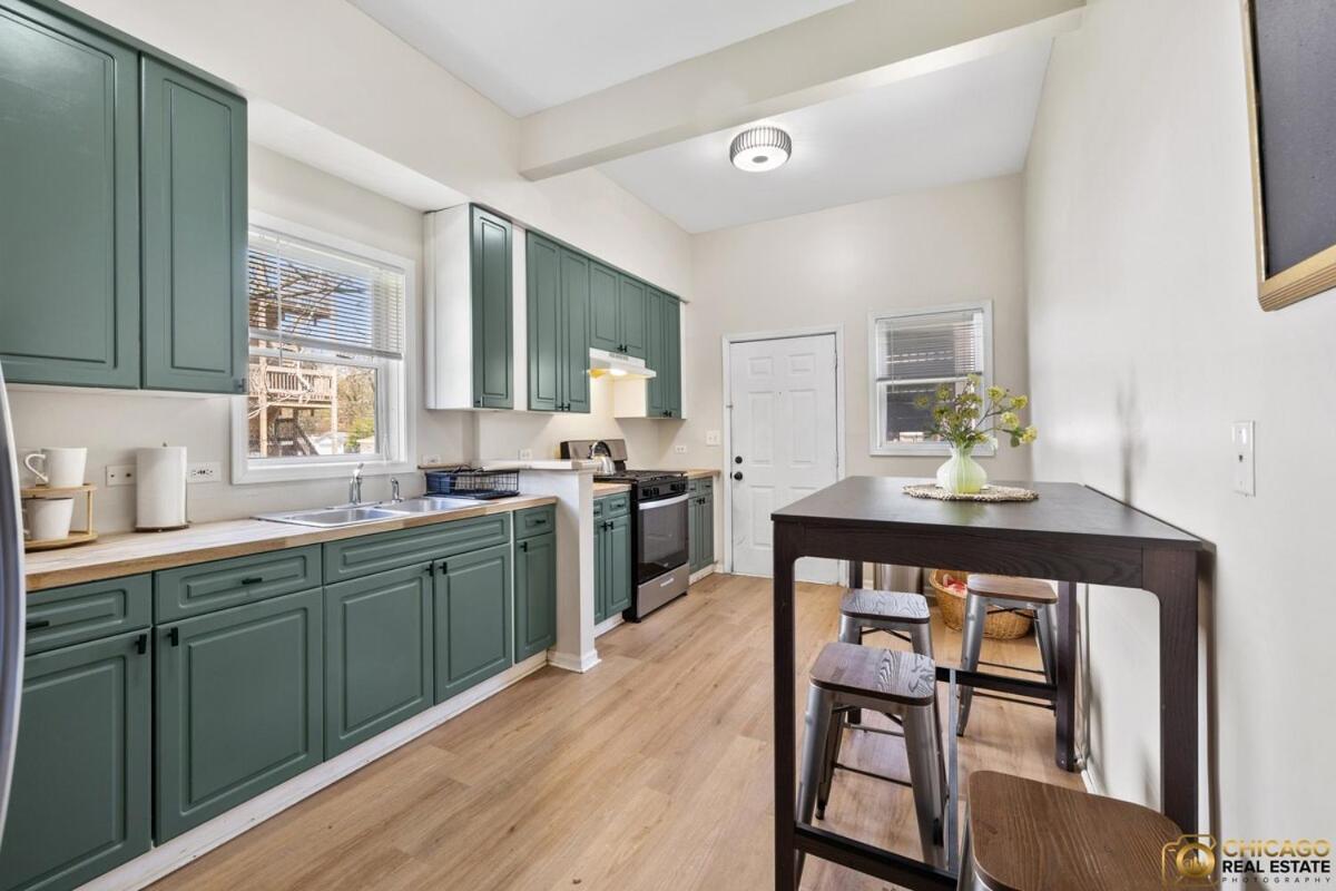 Appartement Prime Location Retreat 4 Bedrooms W Parking