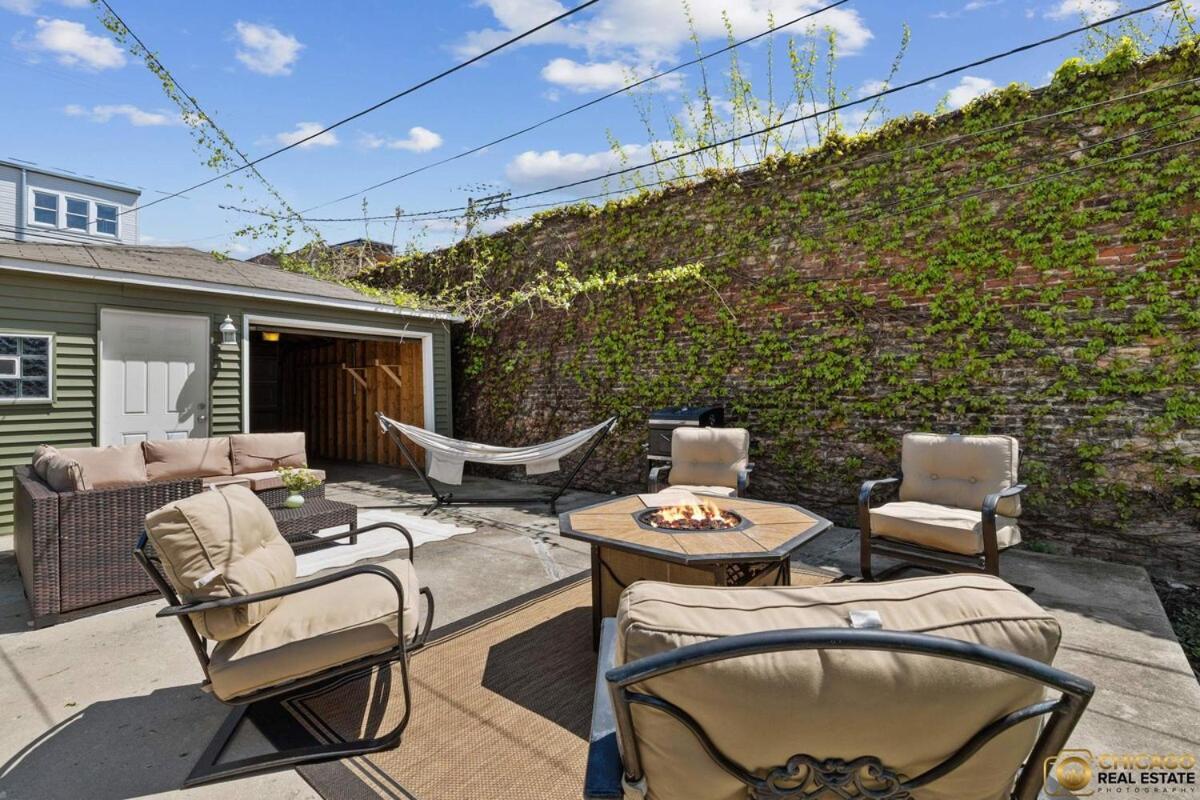 Prime Location Retreat 4 Bedrooms W Parking Appartement