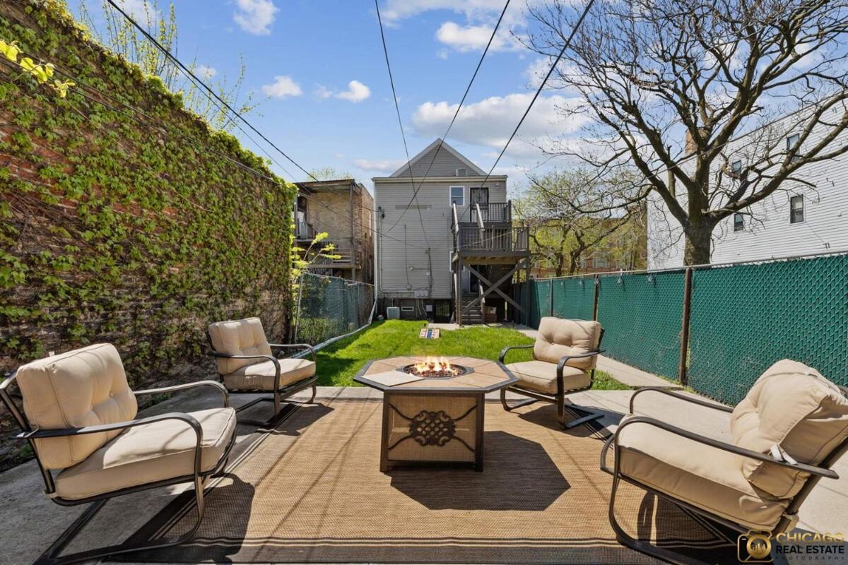 Prime Location Retreat 4 Bedrooms W Parking