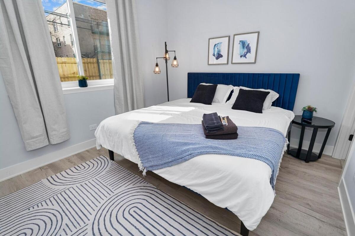 Spacious 3br Family Oasis Sleeps 8 With Free Parking Near Medical District, Douglas Park And Of Illinois Apartment Chicago