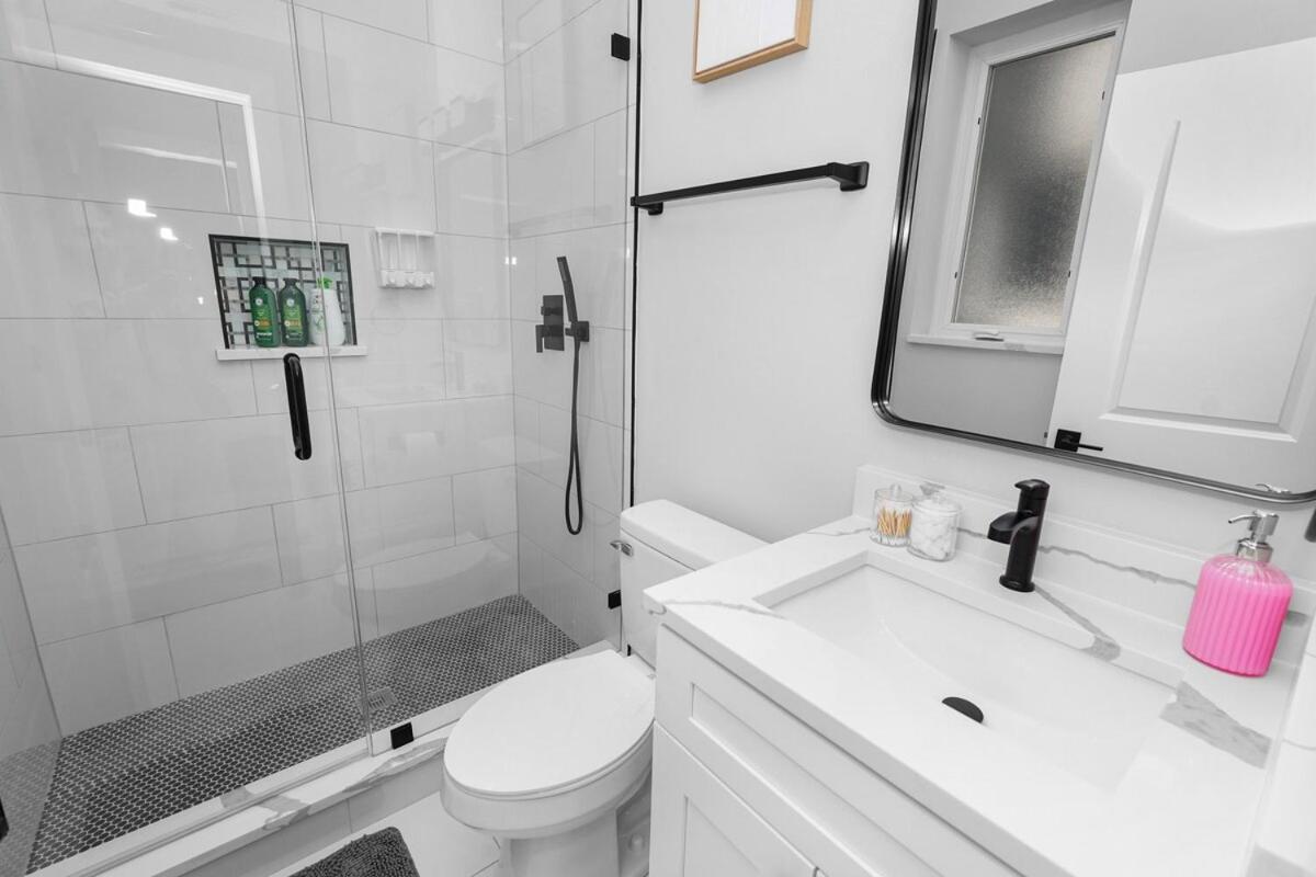 Spacious 3br Family Oasis Sleeps 8 With Free Parking Near Medical District, Douglas Park And Of Illinois Chicago