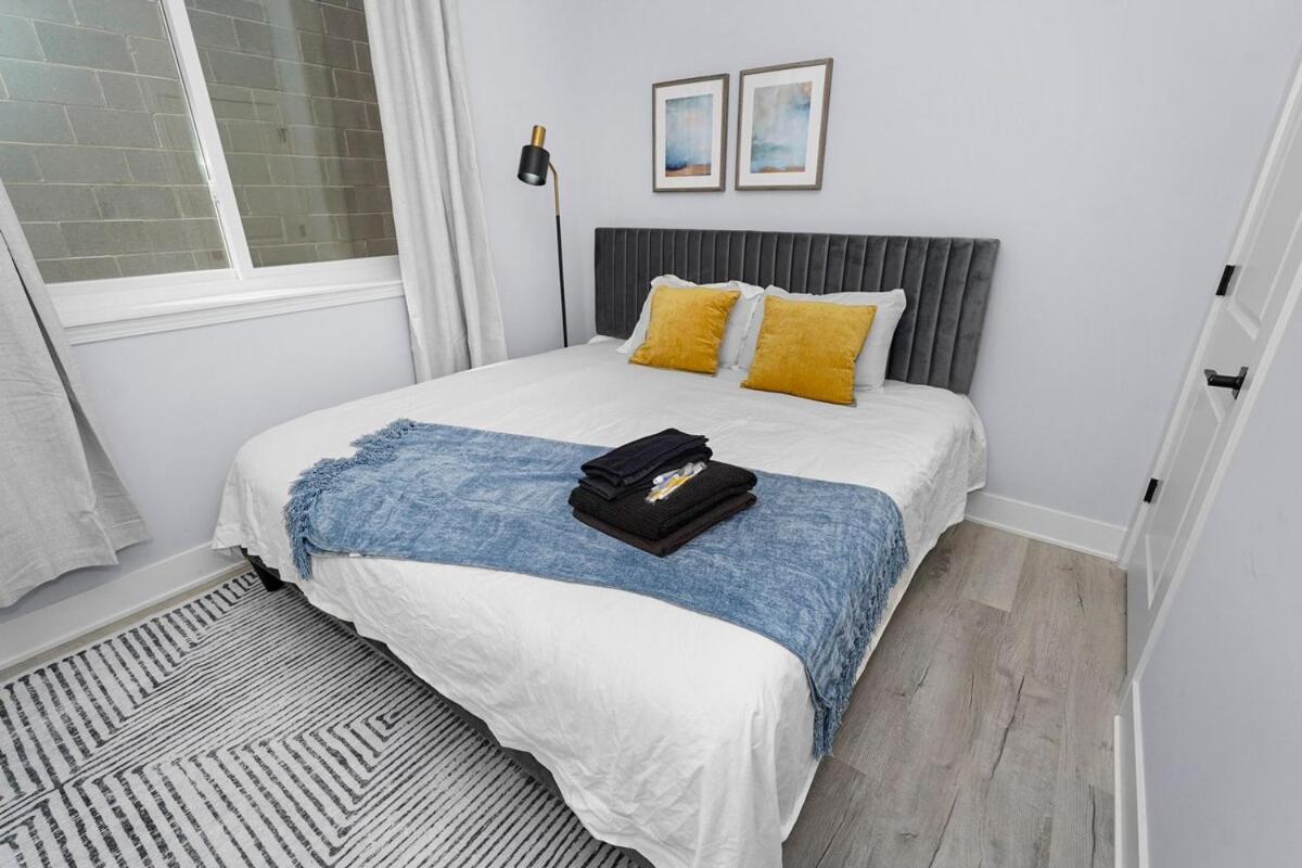 Spacious 3br Family Oasis Sleeps 8 With Free Parking Near Medical District, Douglas Park And Of Illinois