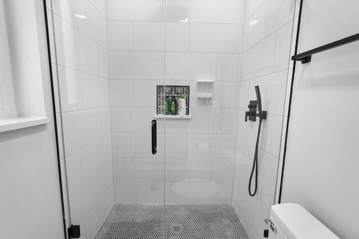 Spacious 3br Family Oasis Sleeps 8 With Free Parking Near Medical District, Douglas Park And Of Illinois Apartment