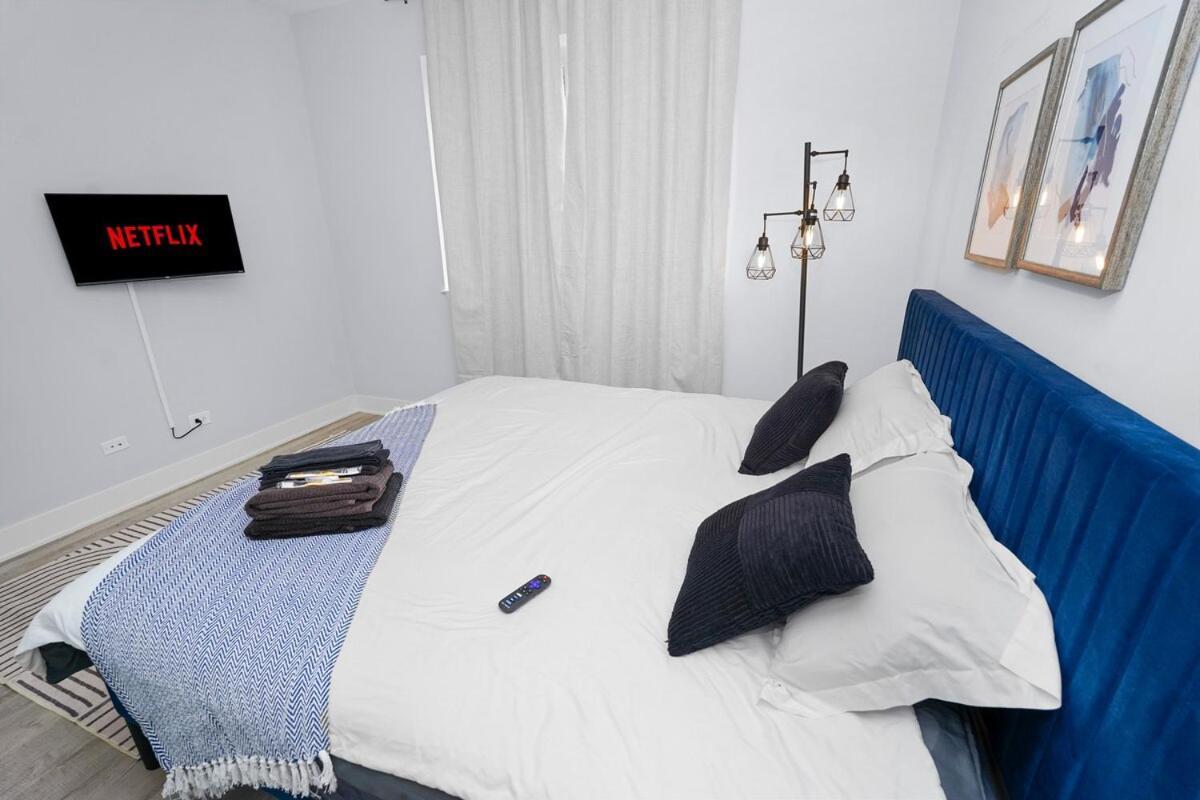 Apartment Spacious 3br Family Oasis Sleeps 8 With Free Parking Near Medical District, Douglas Park And Of Illinois