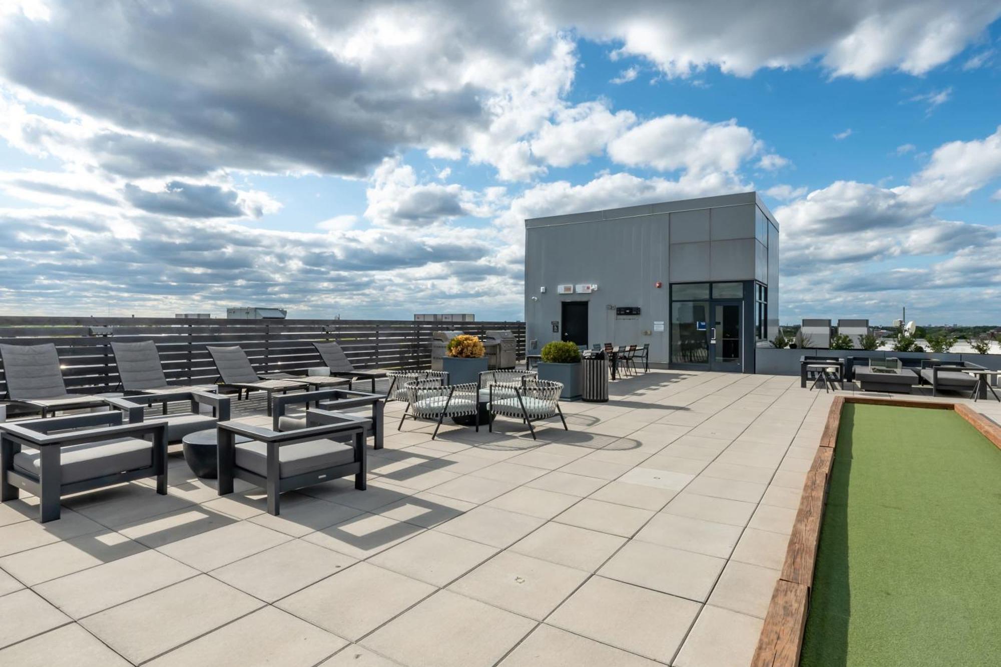 1br Loft With Modern Glass Views *
