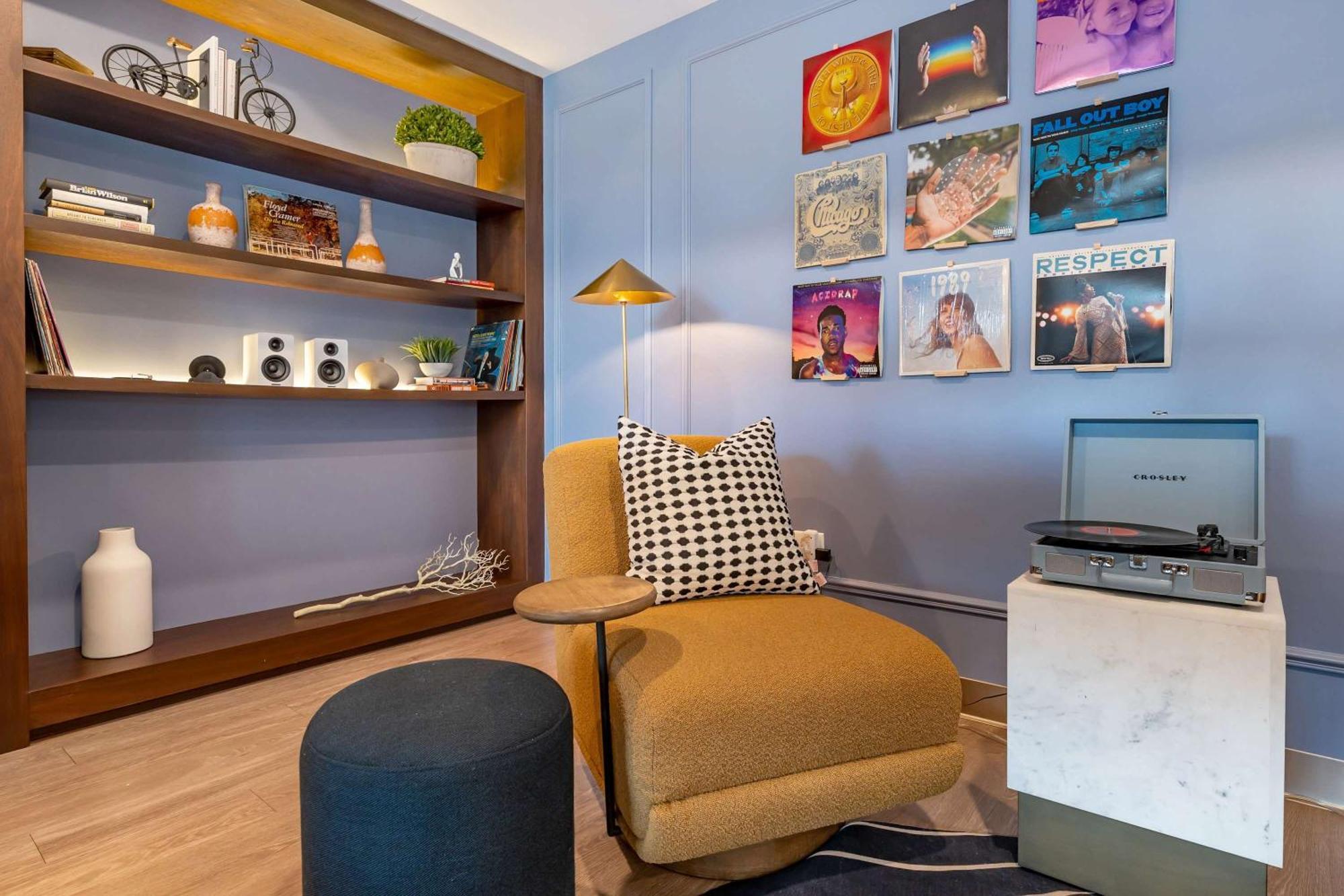 1br Loft With Modern Glass Views * Chicago