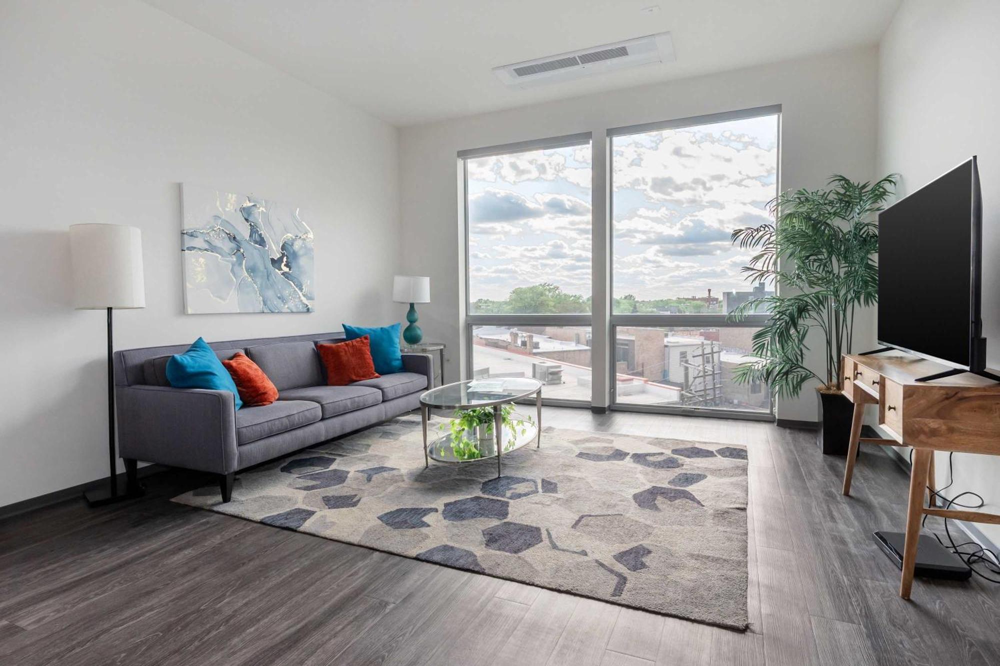 1br Loft With Modern Glass Views Apartment *