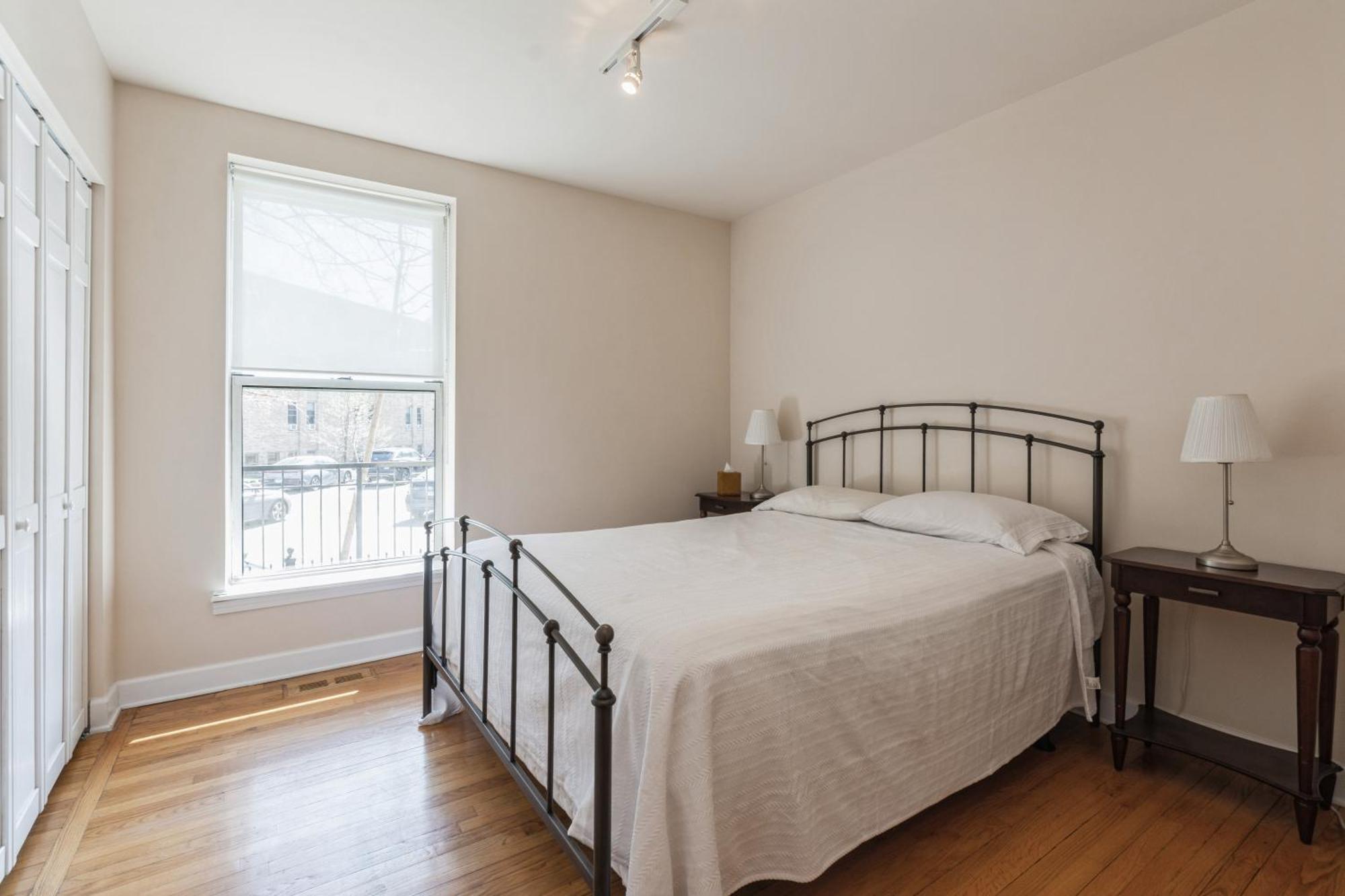Appartement Wrigleyville Away From Home! 5 Mins From Downtown! Steps From Lake!! Cozy!