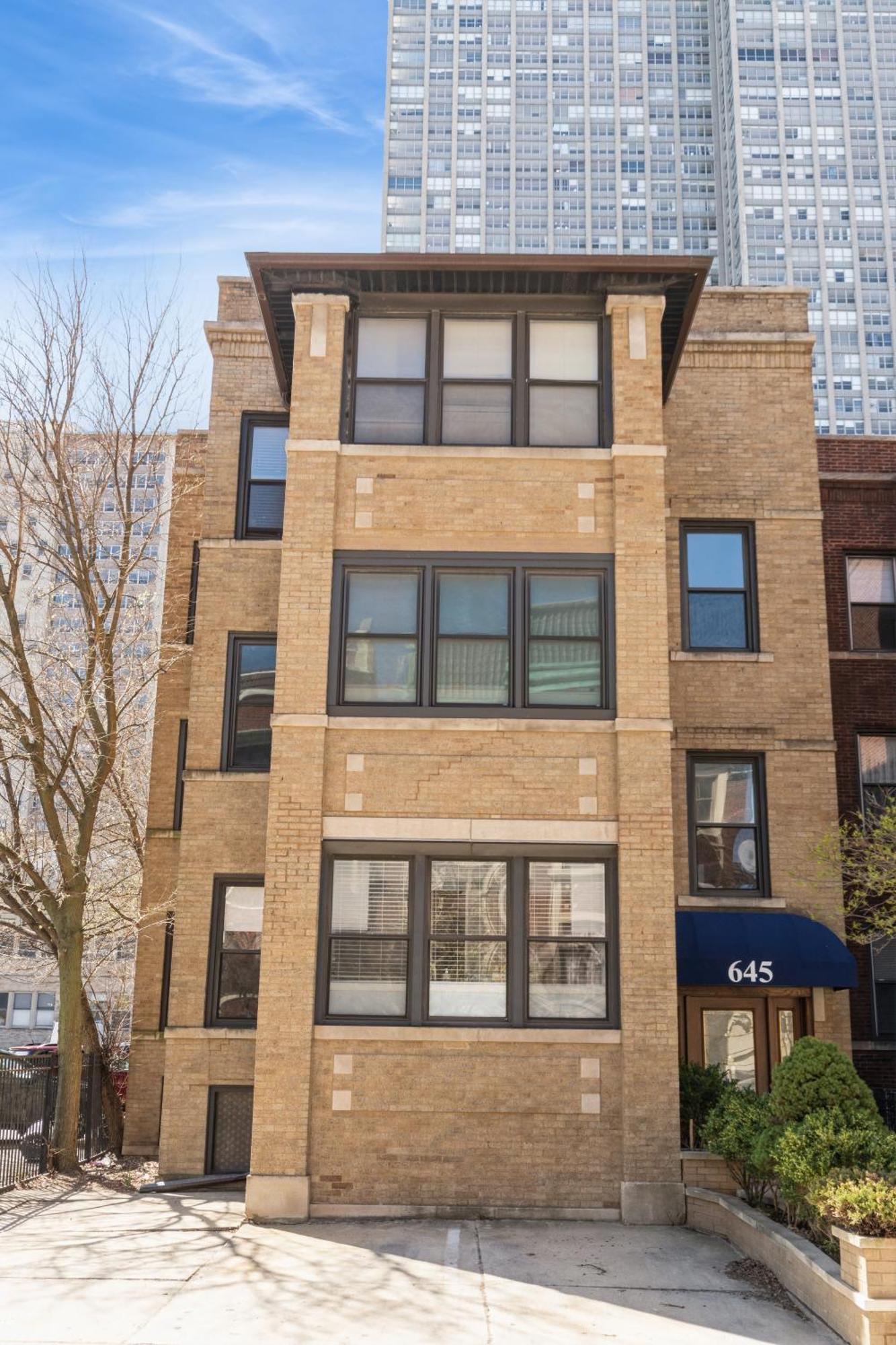 Wrigleyville Away From Home! 5 Mins From Downtown! Steps From Lake!! Cozy! Appartement
