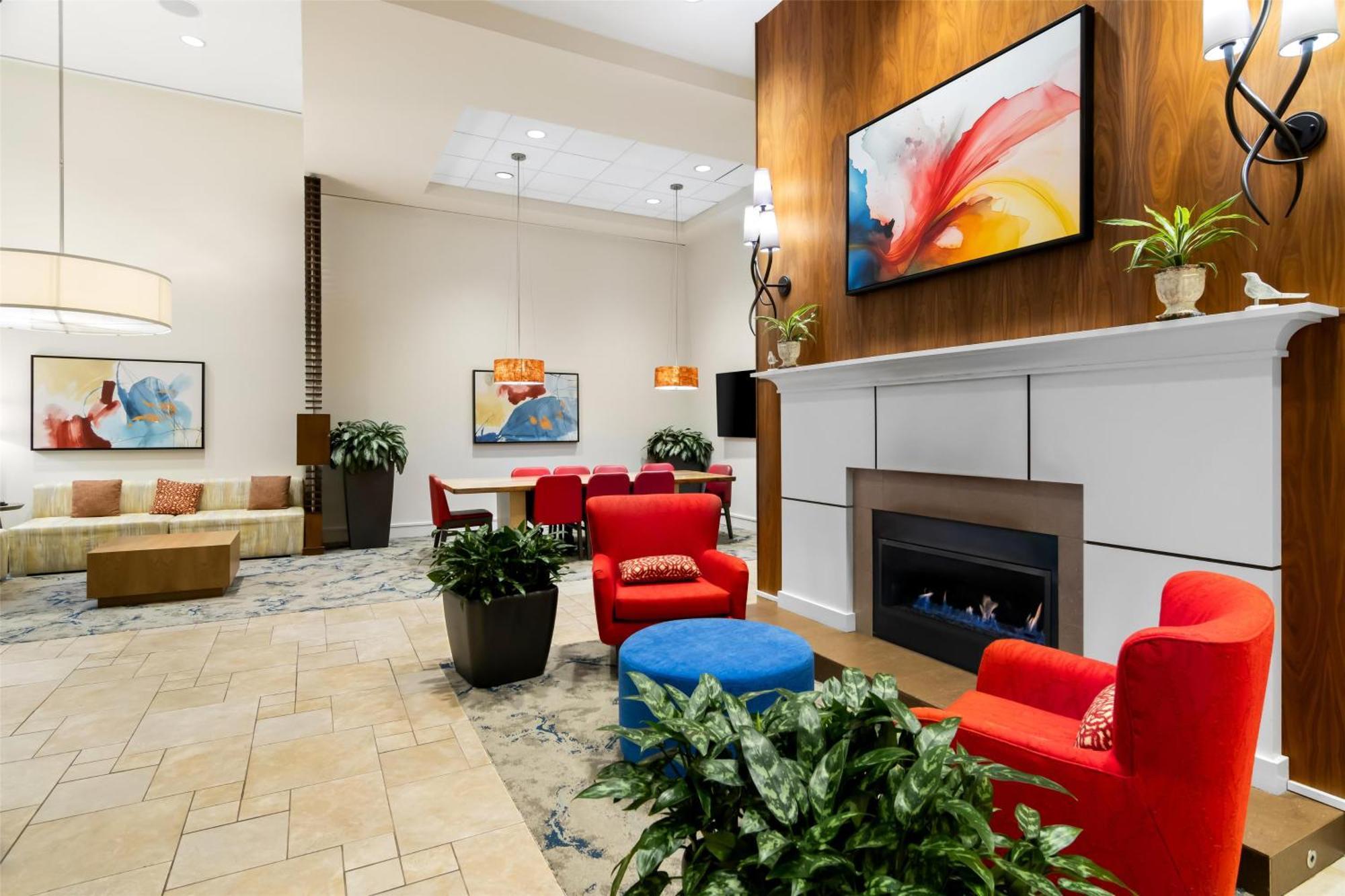 Hilton Garden Downtown Riverwalk 3*