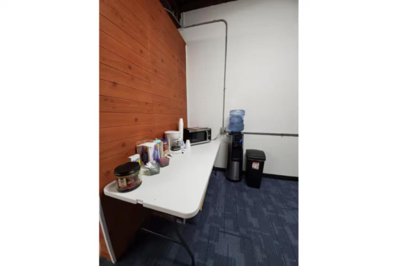 Budget-friendly And Free Coffee Downtown Hotel *