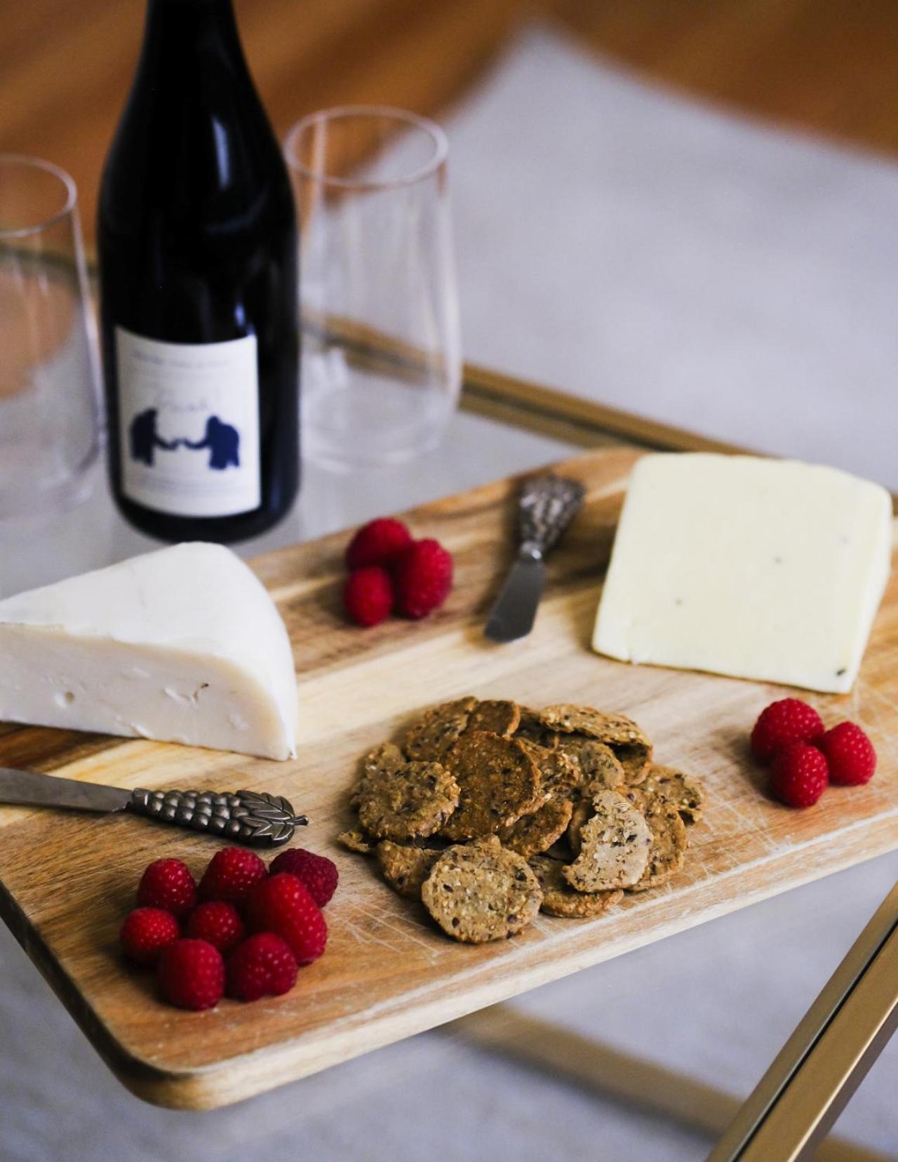 Chic, Cozy 1br With Stylish Workspace