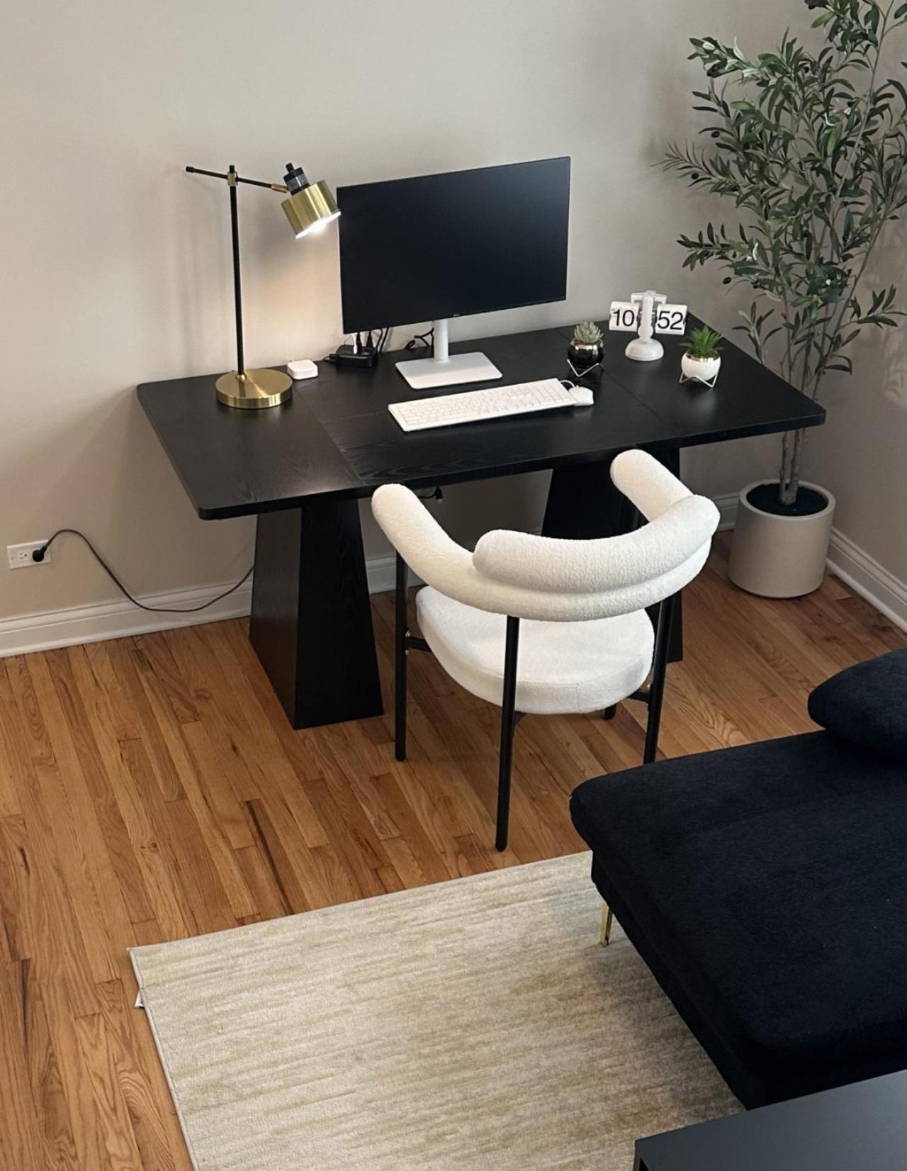 1br, Stylish With Workspace *