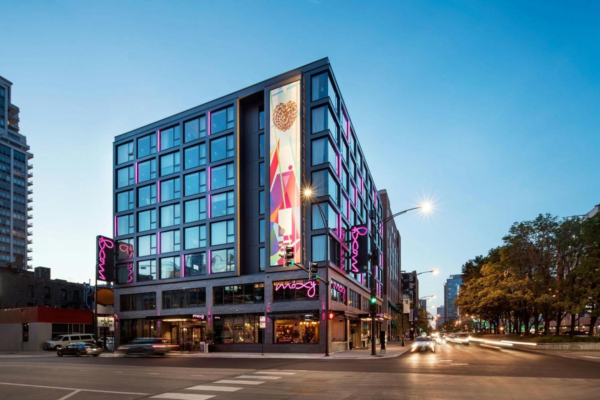 Moxy Downtown Hotel 3*