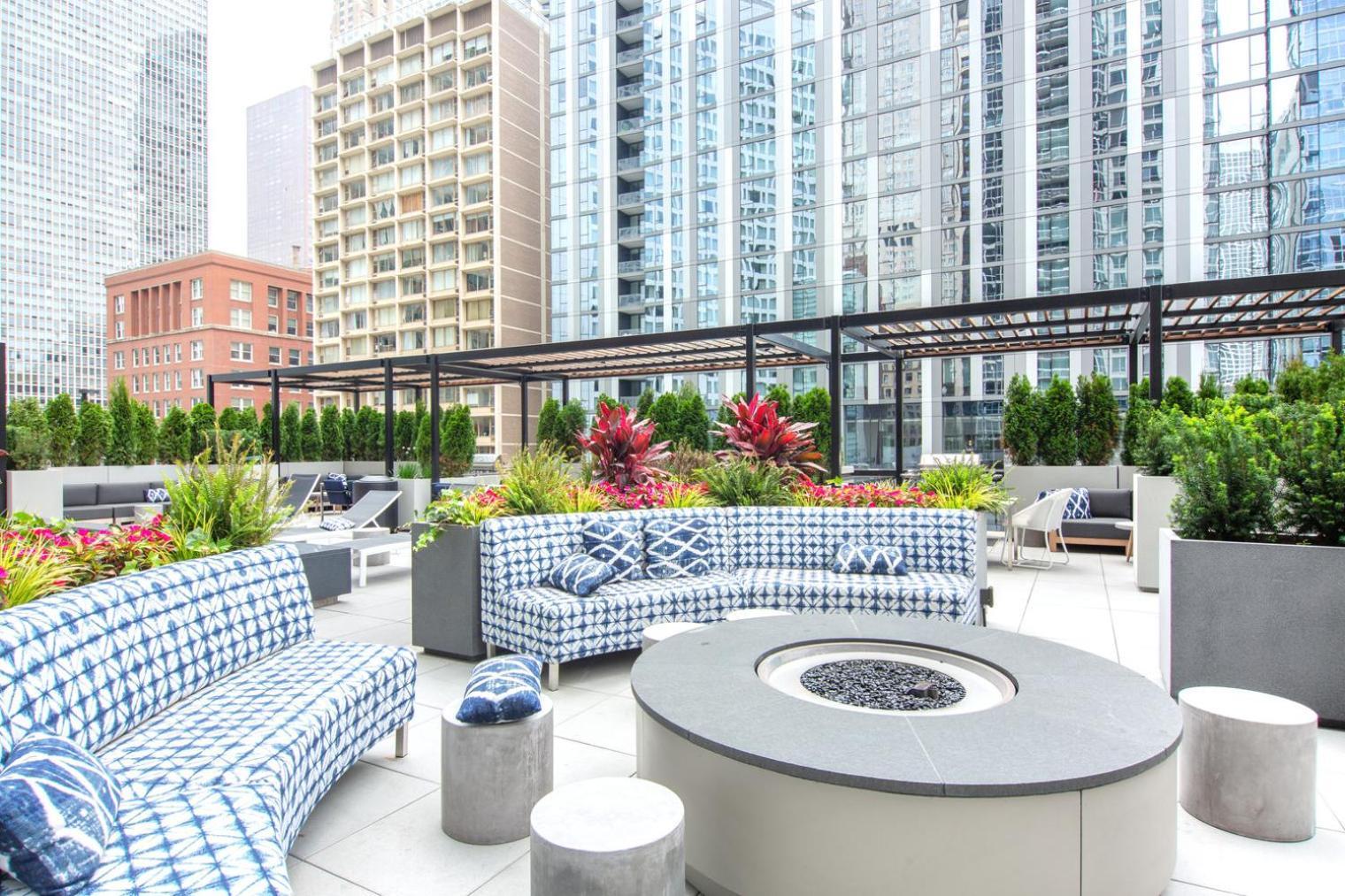 Gold Coast 1br W Gym Lounge 1 Block To L Chi-799 Chicago