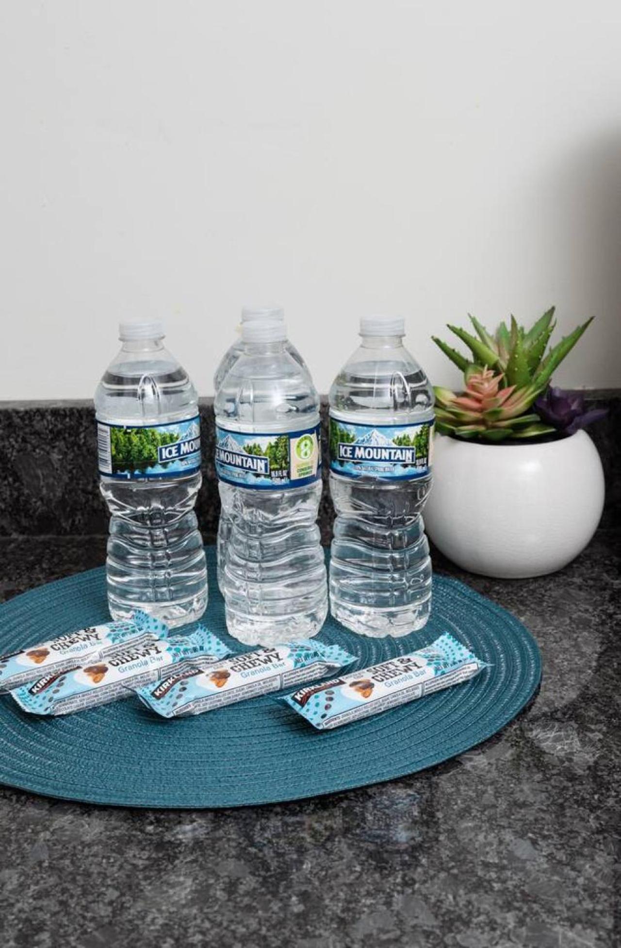 Apartment 15mins Dt Wicker Park Gem Sleeps 8 Freepark Chicago