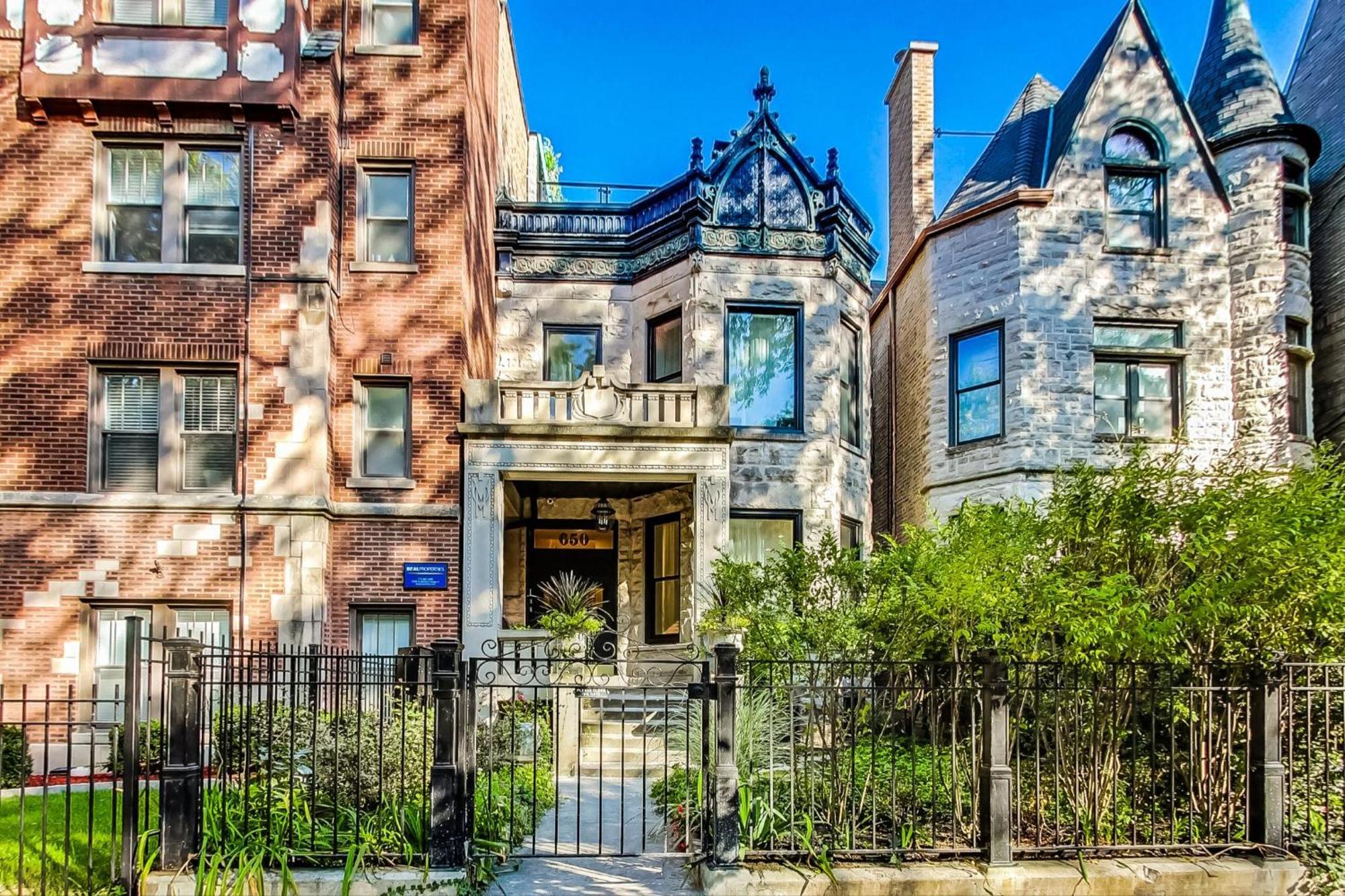 Apartment Luxurious Lincoln Park With Gourmet Kitchen Chicago