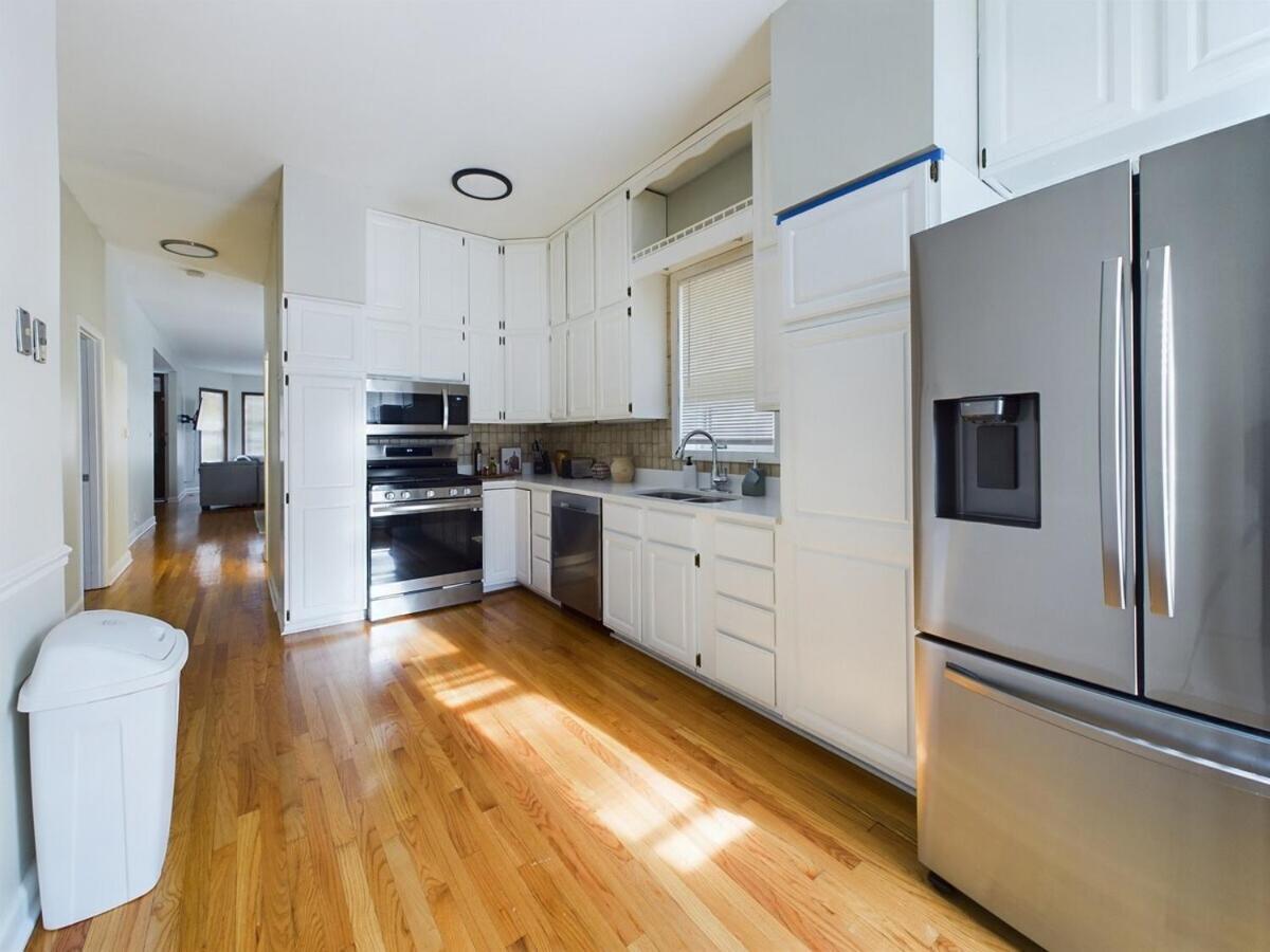 Cubs Clubhouse Retreat Apartment Chicago