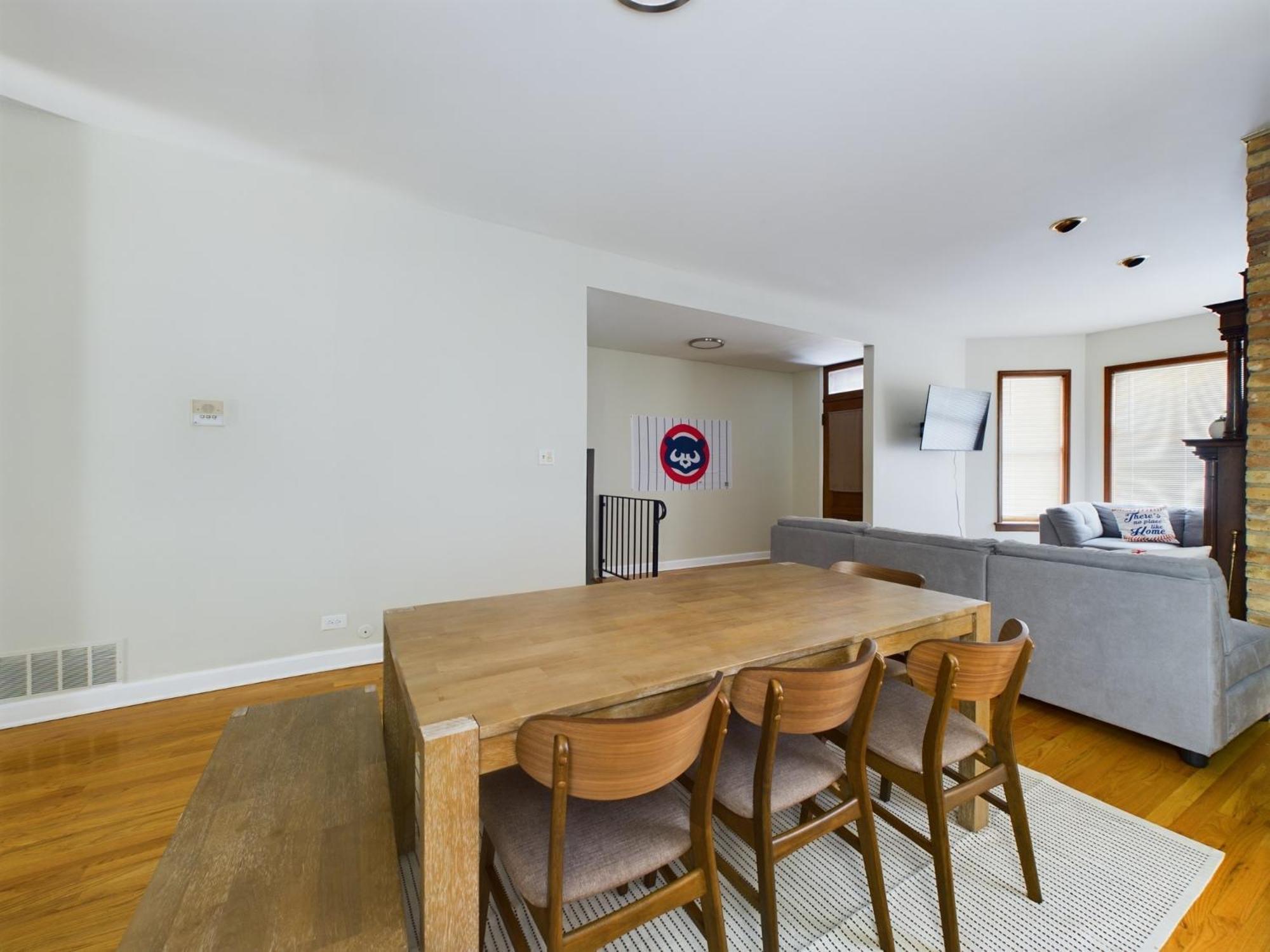 Cubs Clubhouse Retreat Apartment Chicago