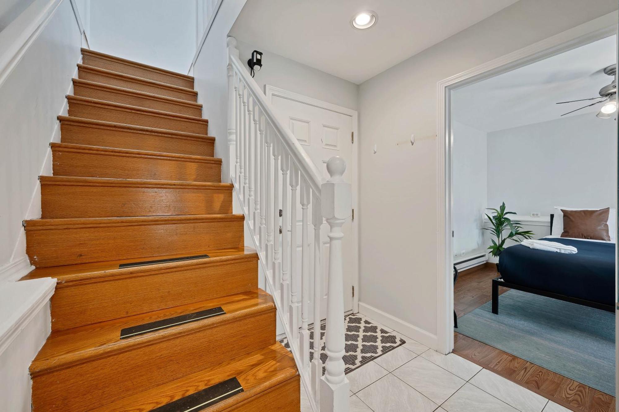 Old Town 3bd 3ba Coach House, Garage Parking Incl Holiday home *
