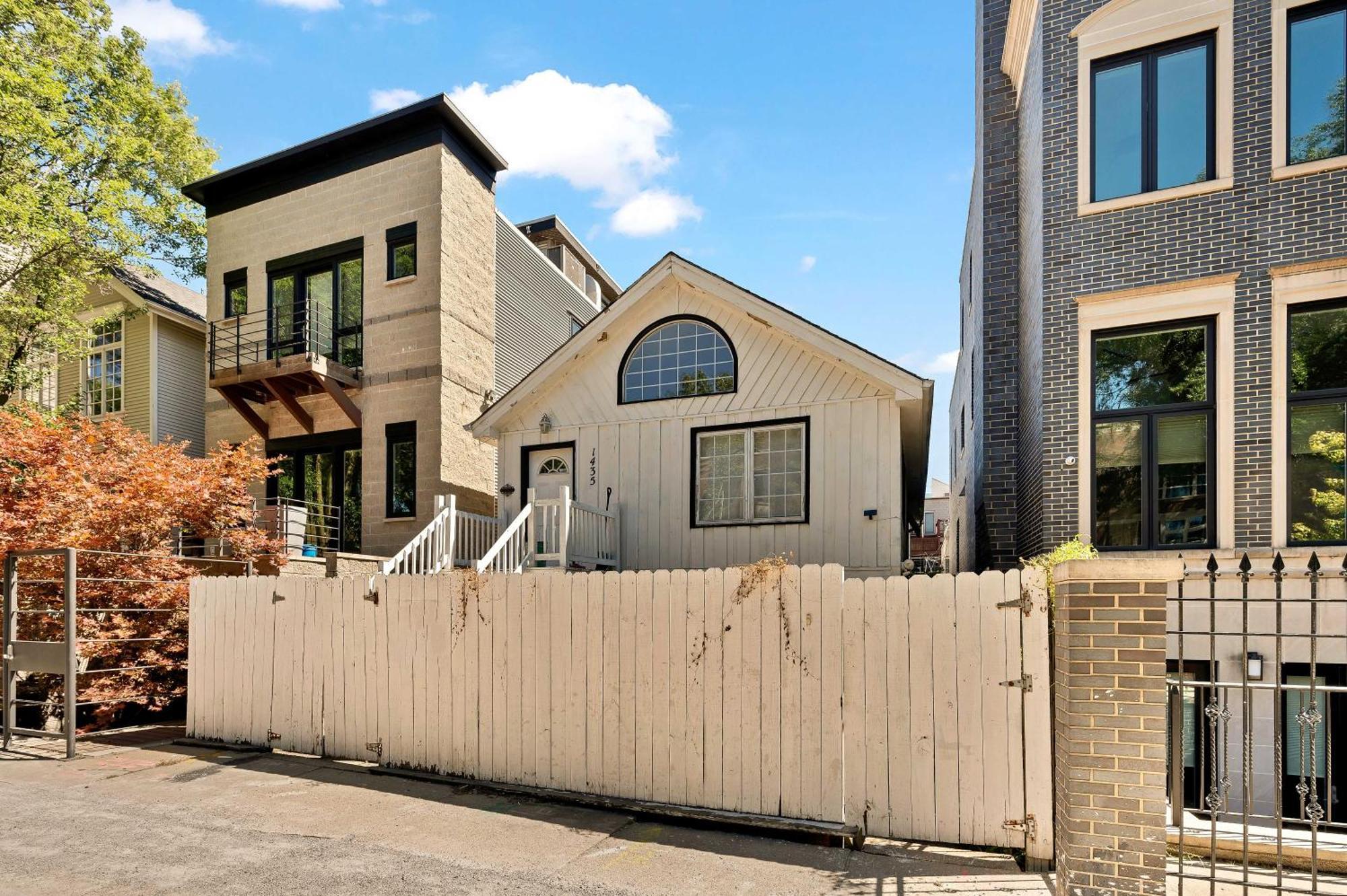 Old Town 3bd 3ba Coach House, Garage Parking Incl *