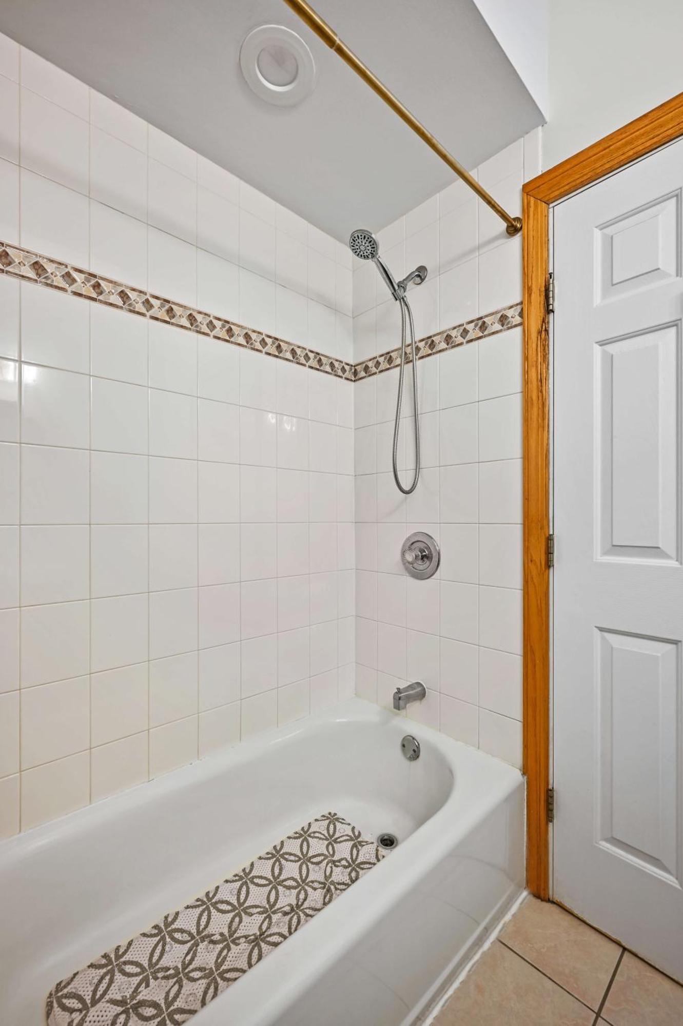 Wrigley 4br Home, Sleeps 10 Holiday home *