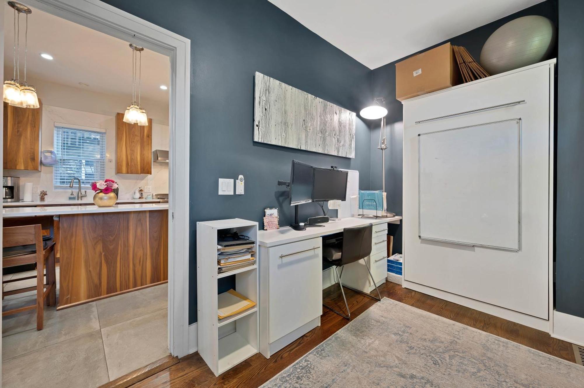 Wicker Park 6bd 4ba, Steps From Cta, Parking Incl Holiday home Chicago